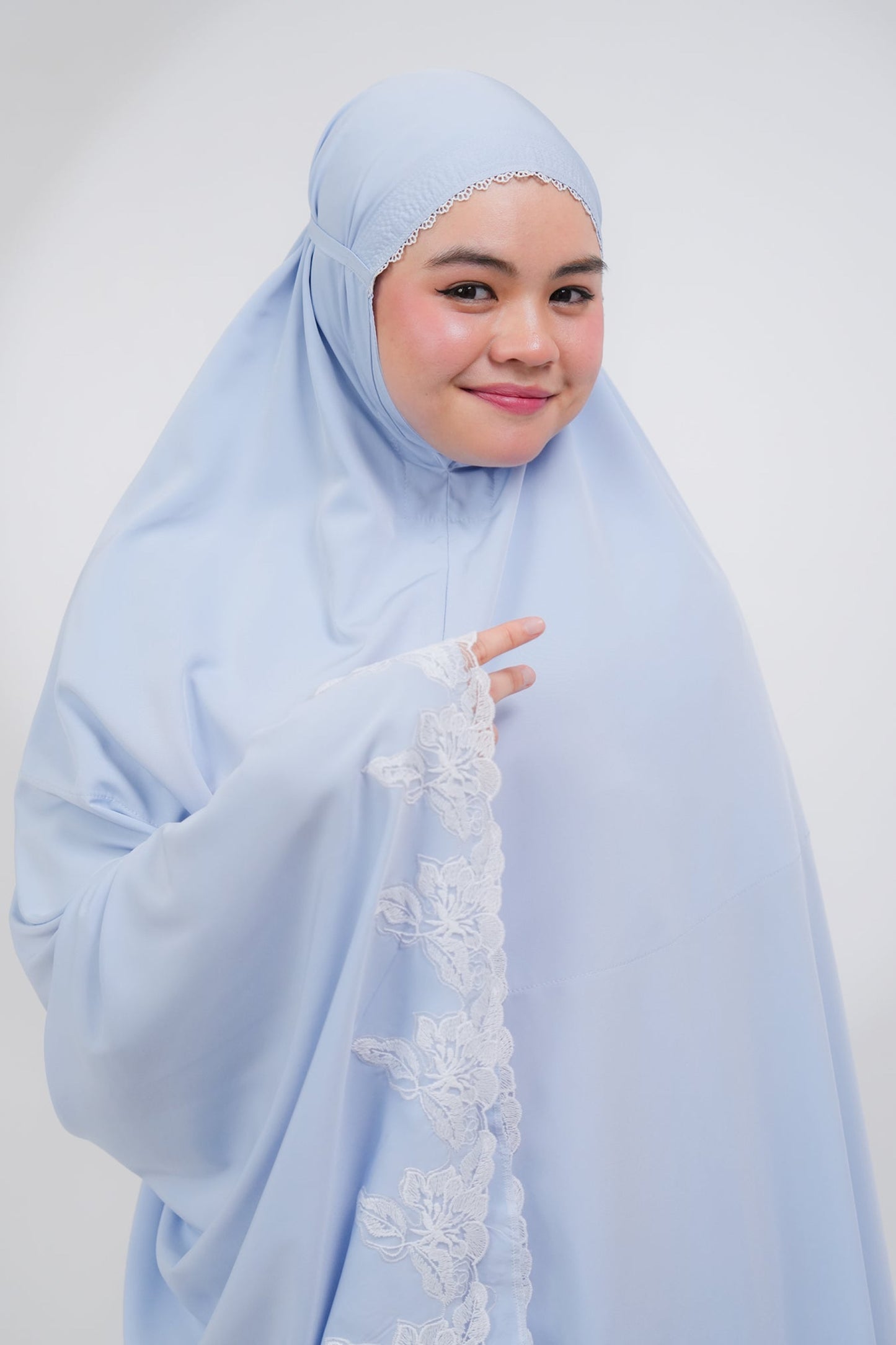 Lace Petals In Lilac Prayer Wear