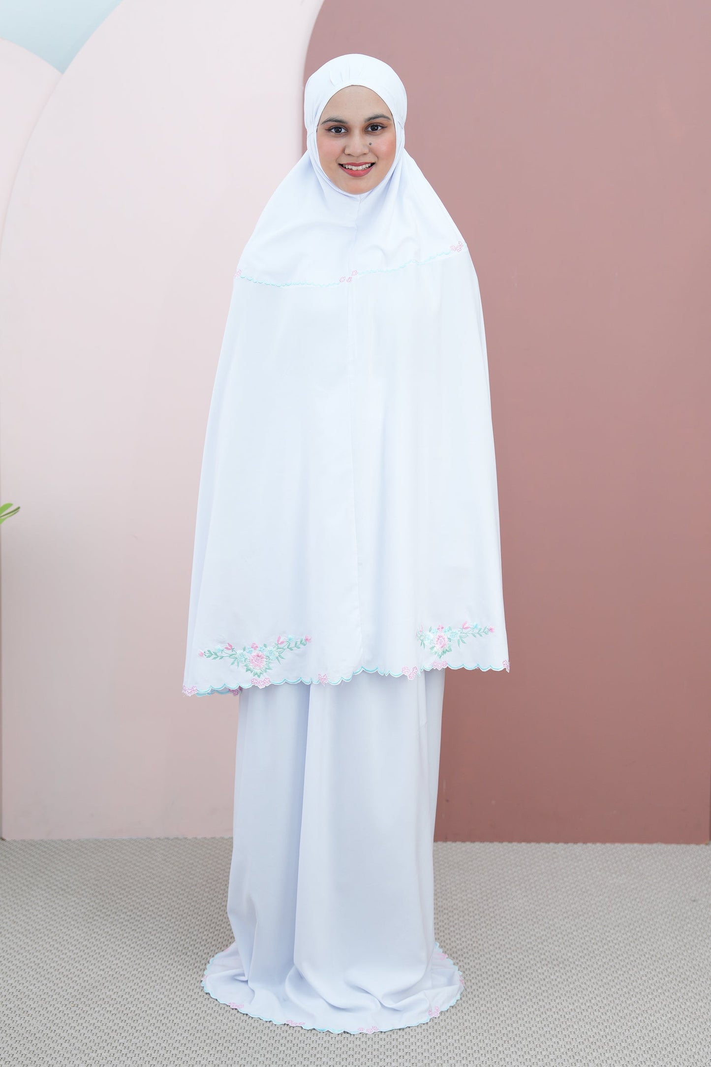 Seroja In White 19.5 (Petite) Prayer Wear