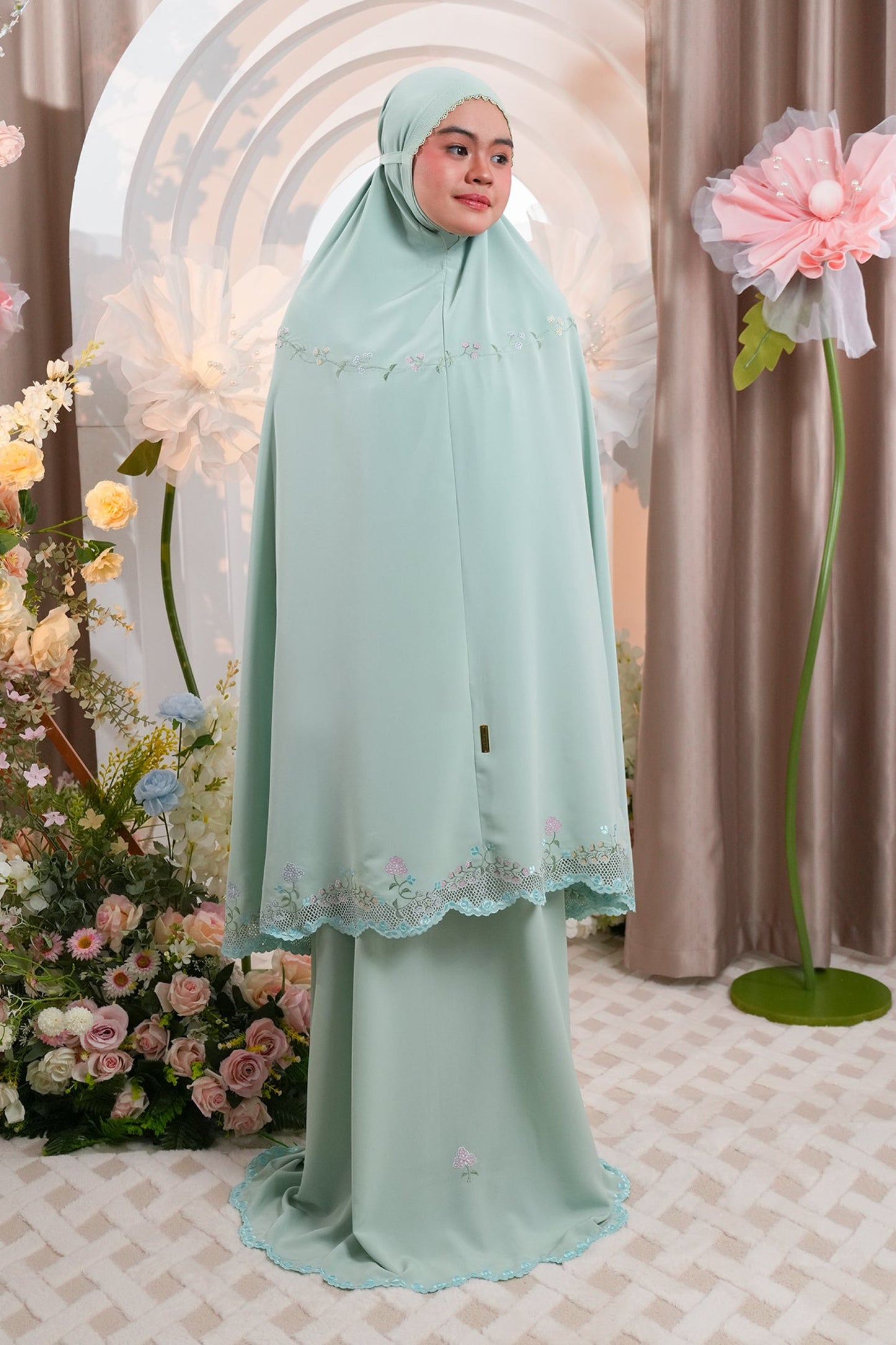 Aveline in Green Prayer Wear