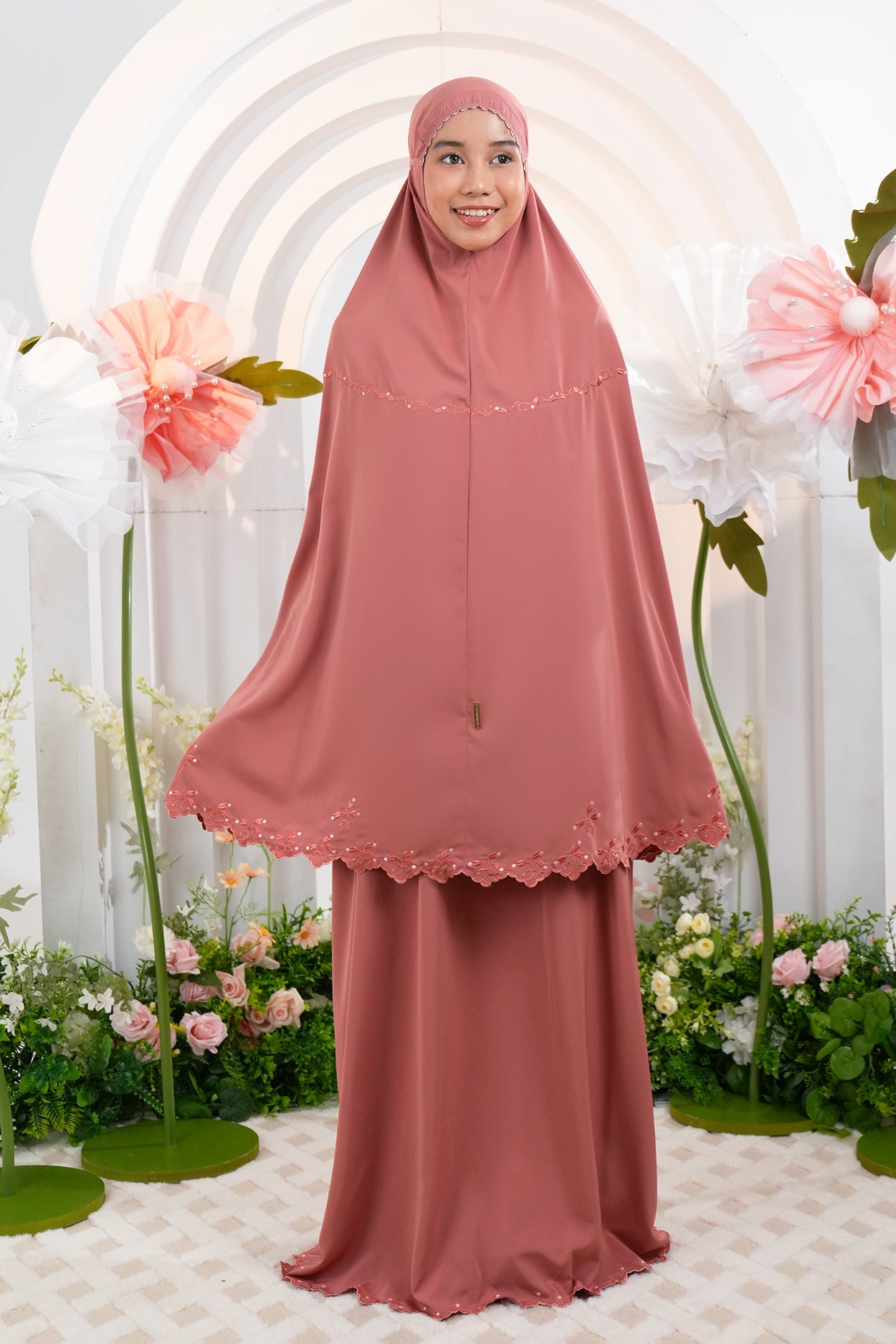 Dalia in Rust Prayer Wear