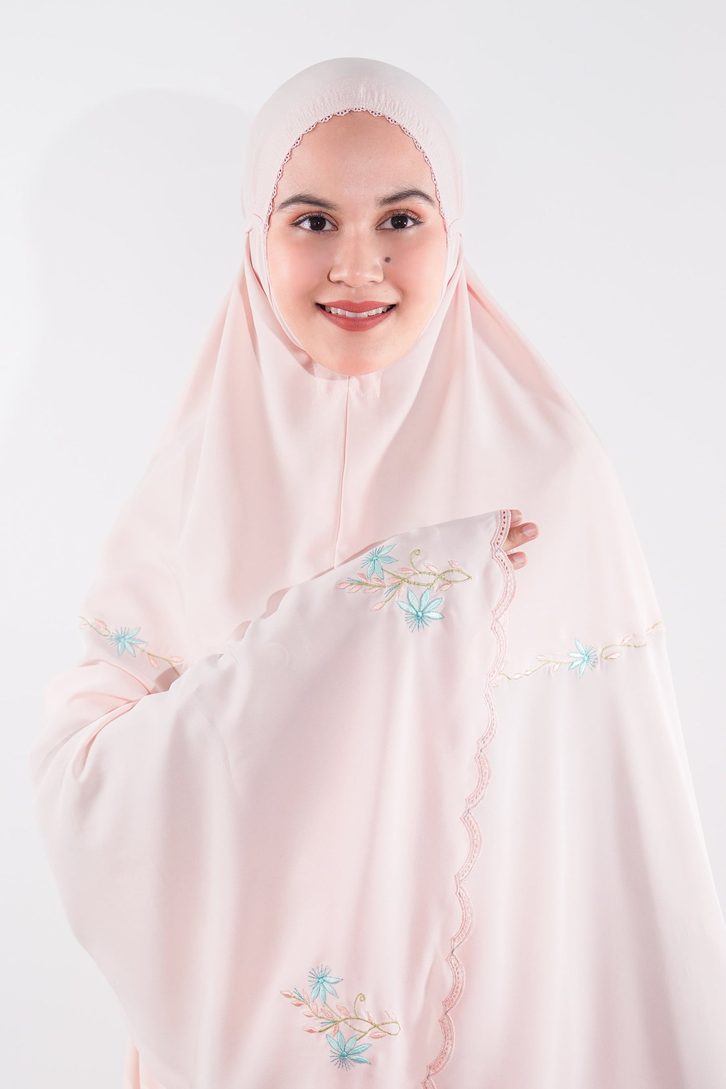 Guzel In Peach Prayer Wear