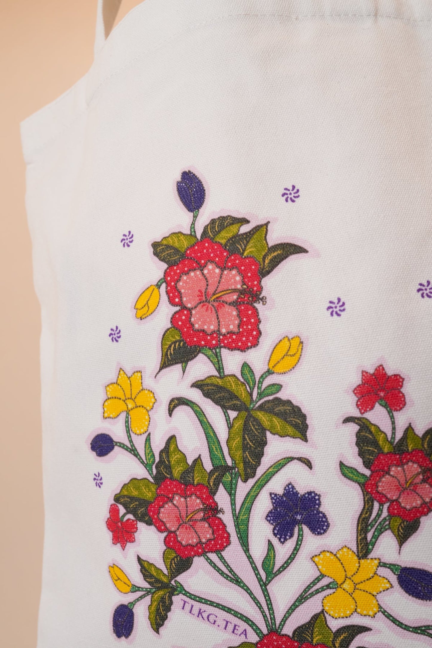 Hibiscus Tote Bag in White Prayer Mat & Bag