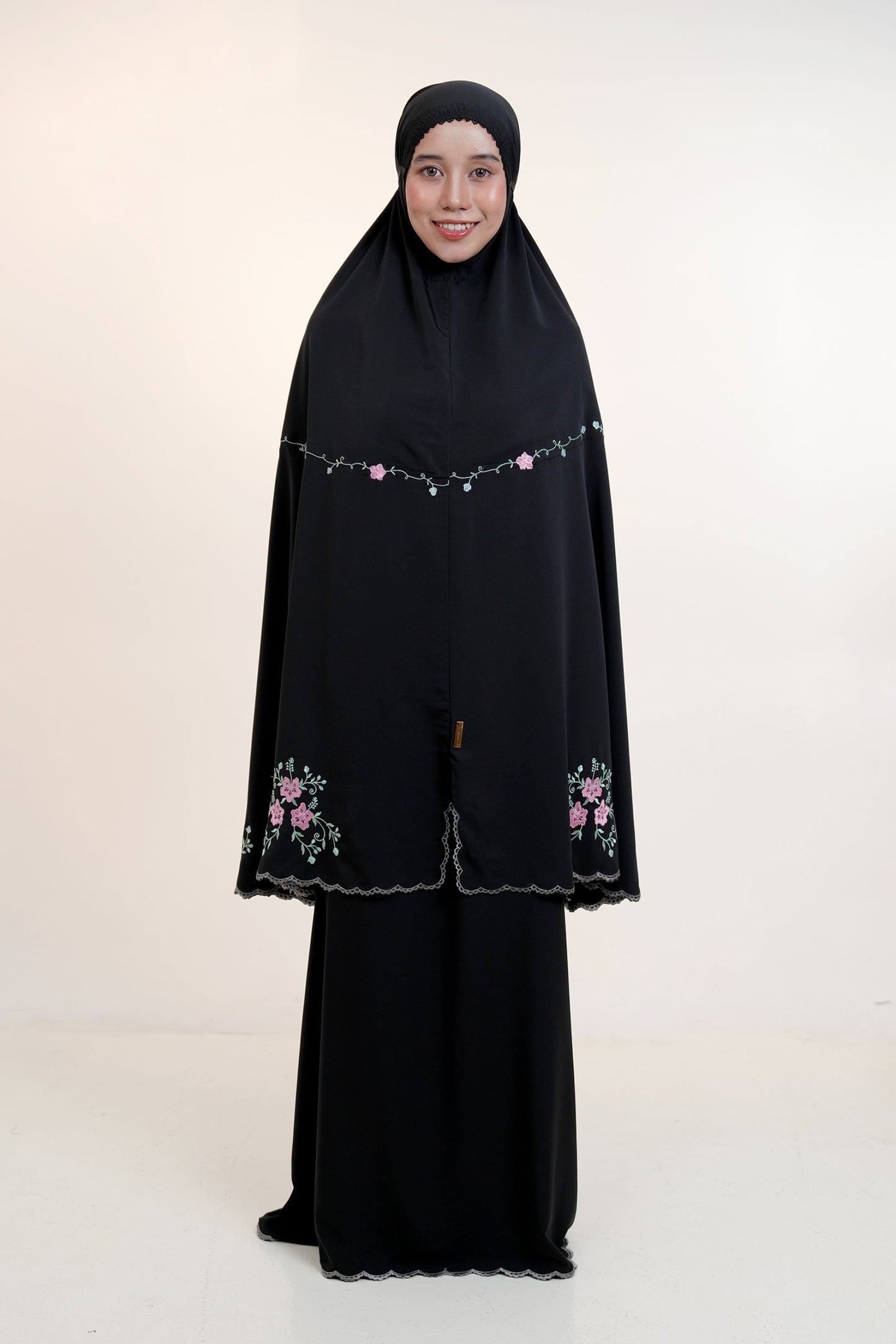 The Hibiscus in Black Tea Prayer Wear
