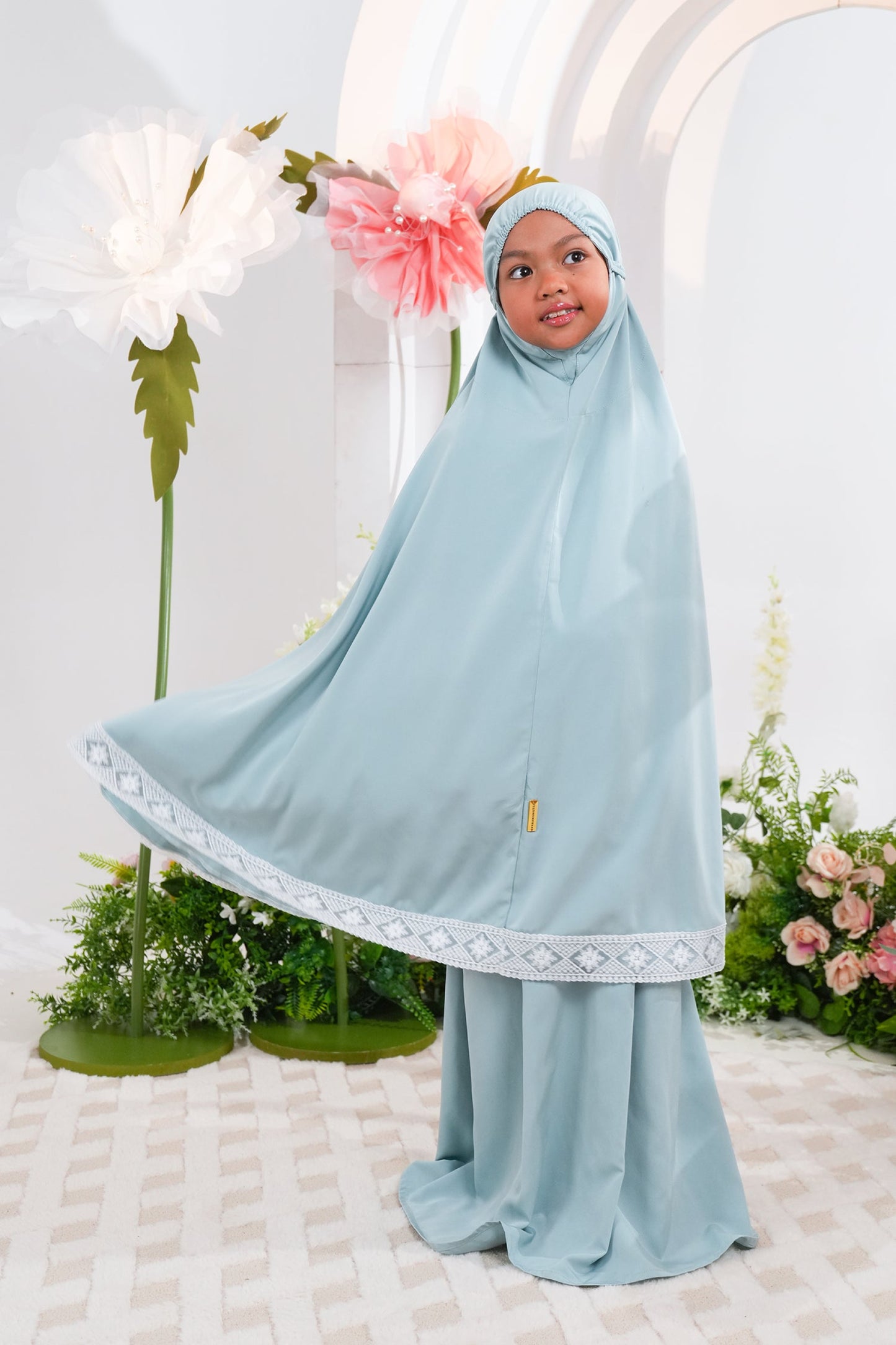 Little Primrose in Mint Prayer Wear