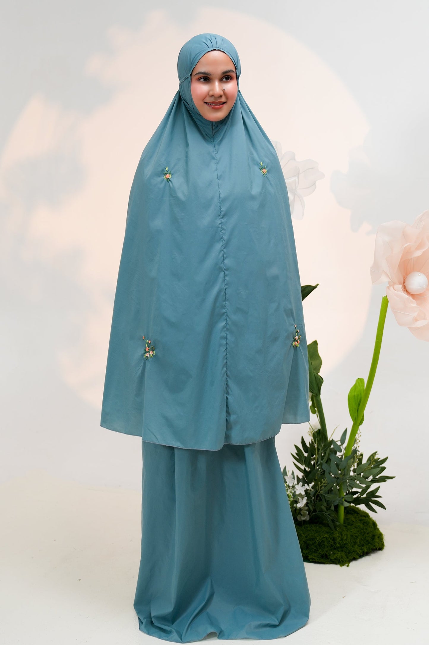 The Pocket Tea in Mint Prayer Wear