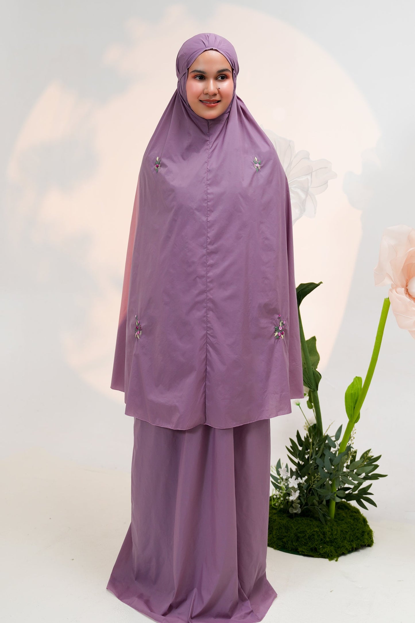 The Pocket Tea in Orchid Prayer Wear
