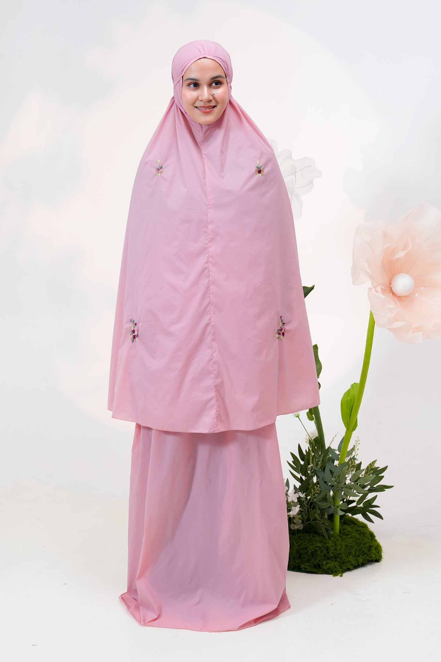 The Pocket Tea in Bubblegum Prayer Wear