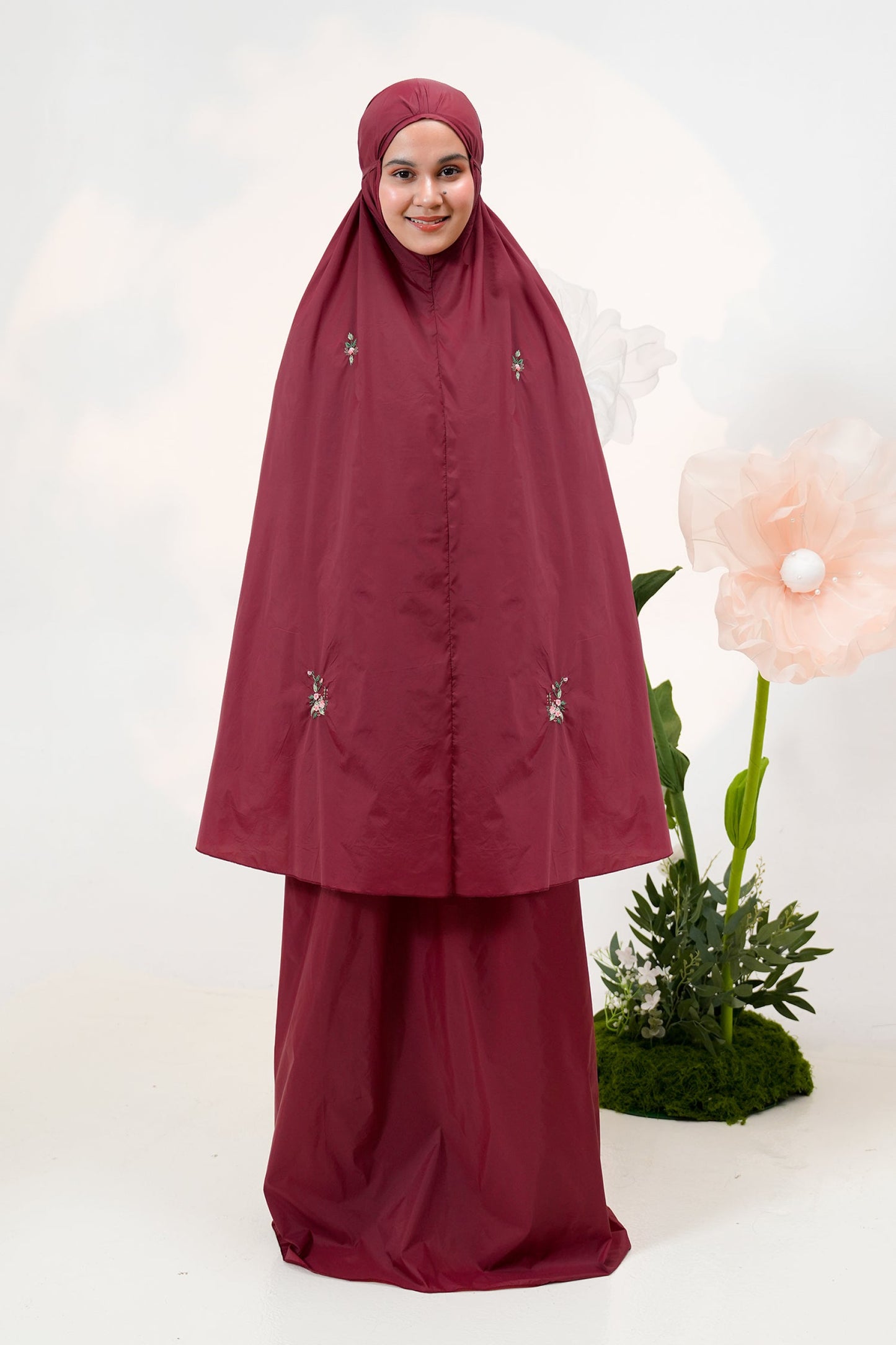 The Pocket Tea in Cranberry Prayer Wear