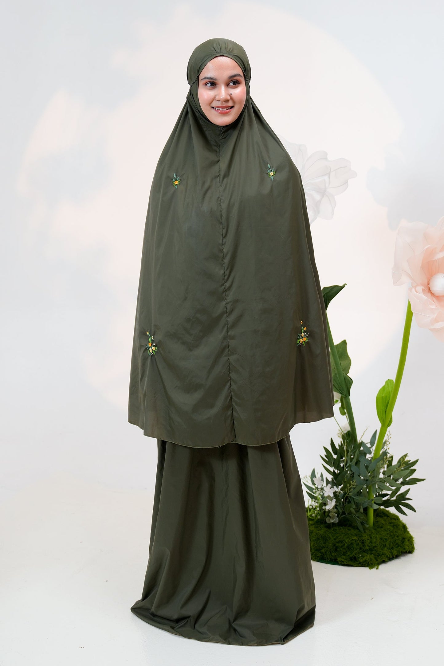 The Pocket Tea in Olive Prayer Wear