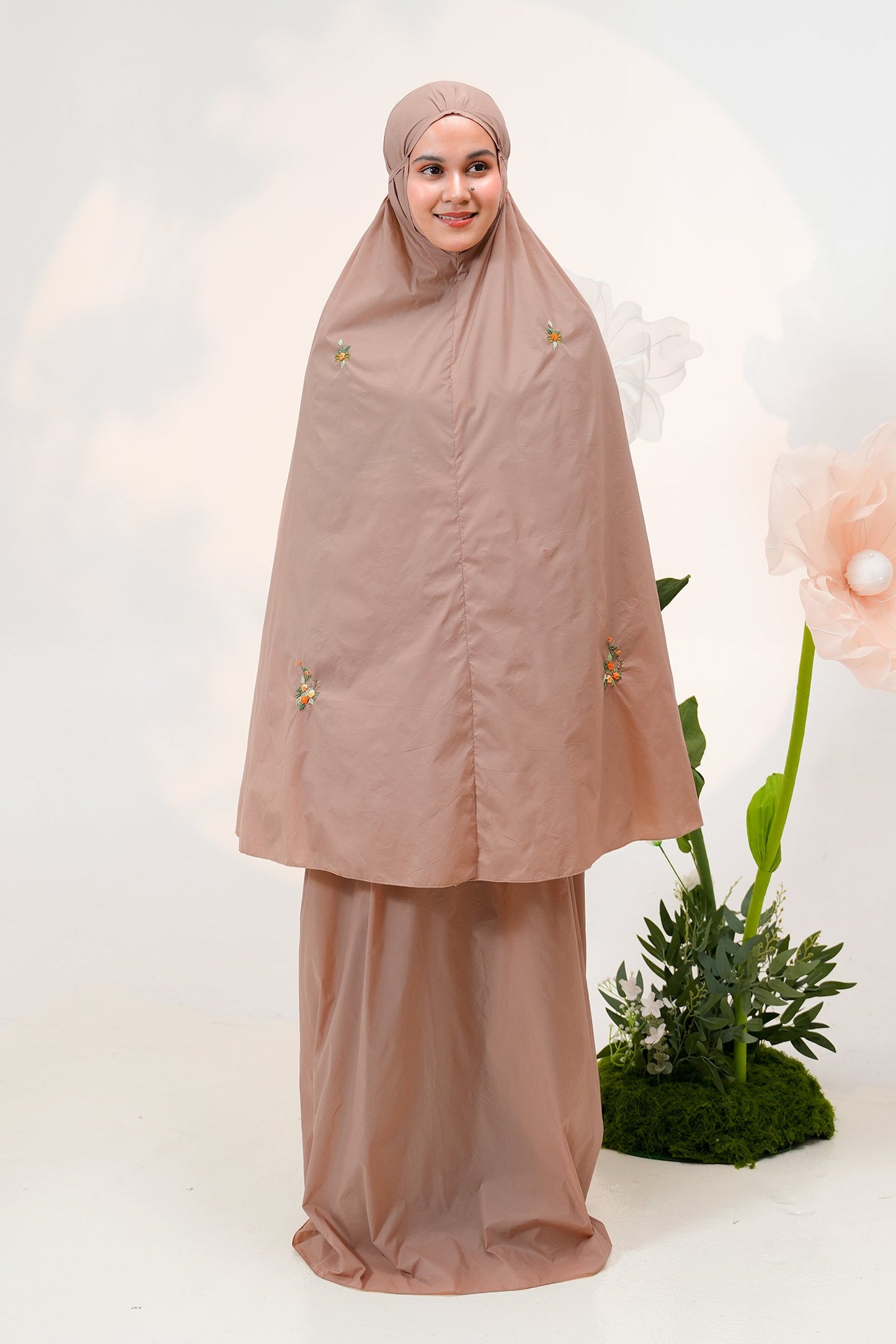 The Pocket Tea in Pecan Prayer Wear