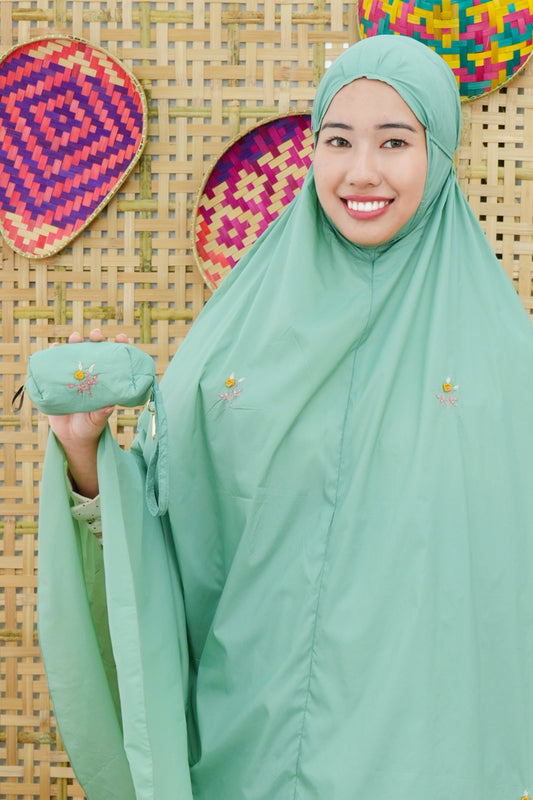 Pocketable Travel Telekung In Green Prayer Wear