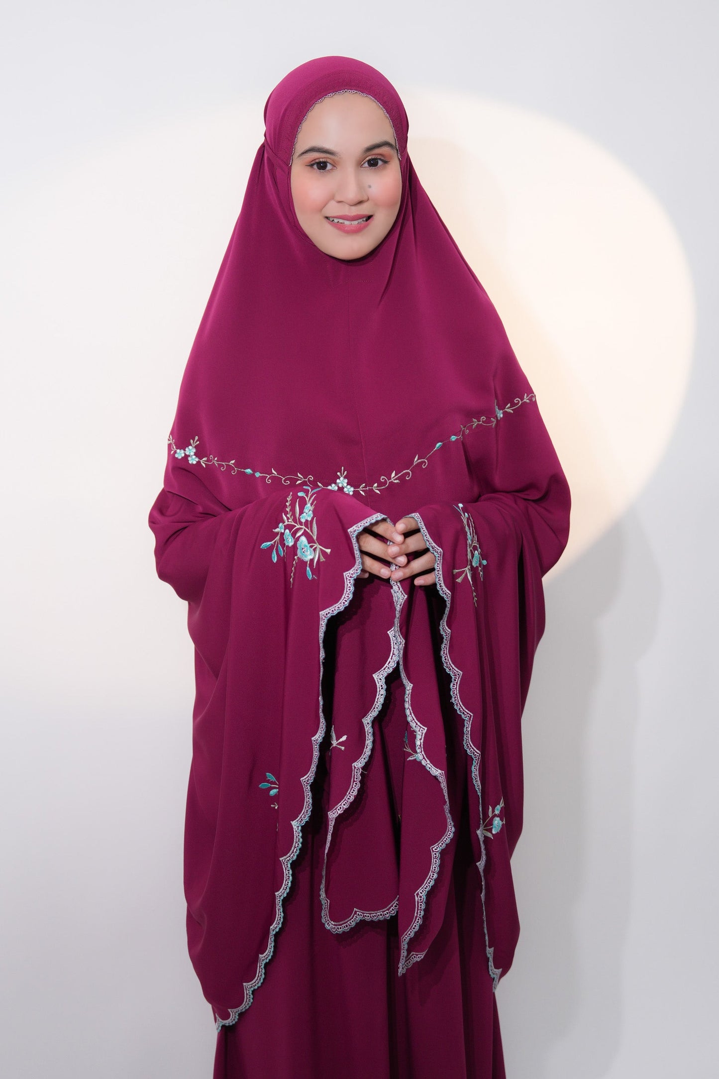 [As Is] Anggun Burgundy / 19.5 (Petite) Prayer Wear