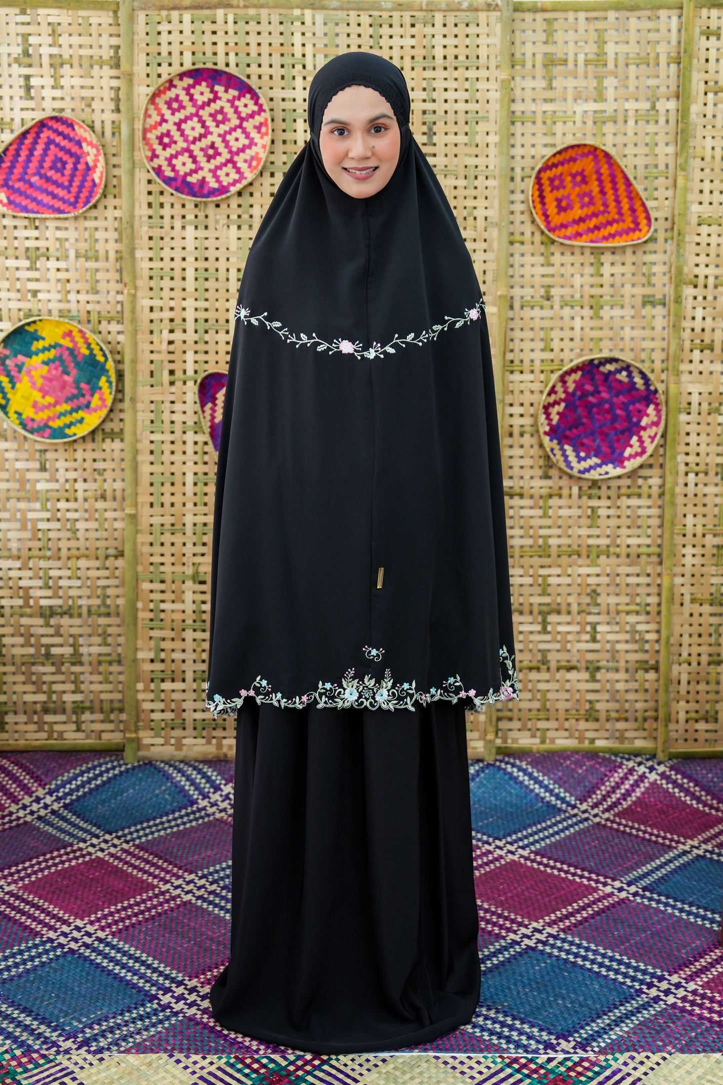 Kuntum In Black Prayer Wear