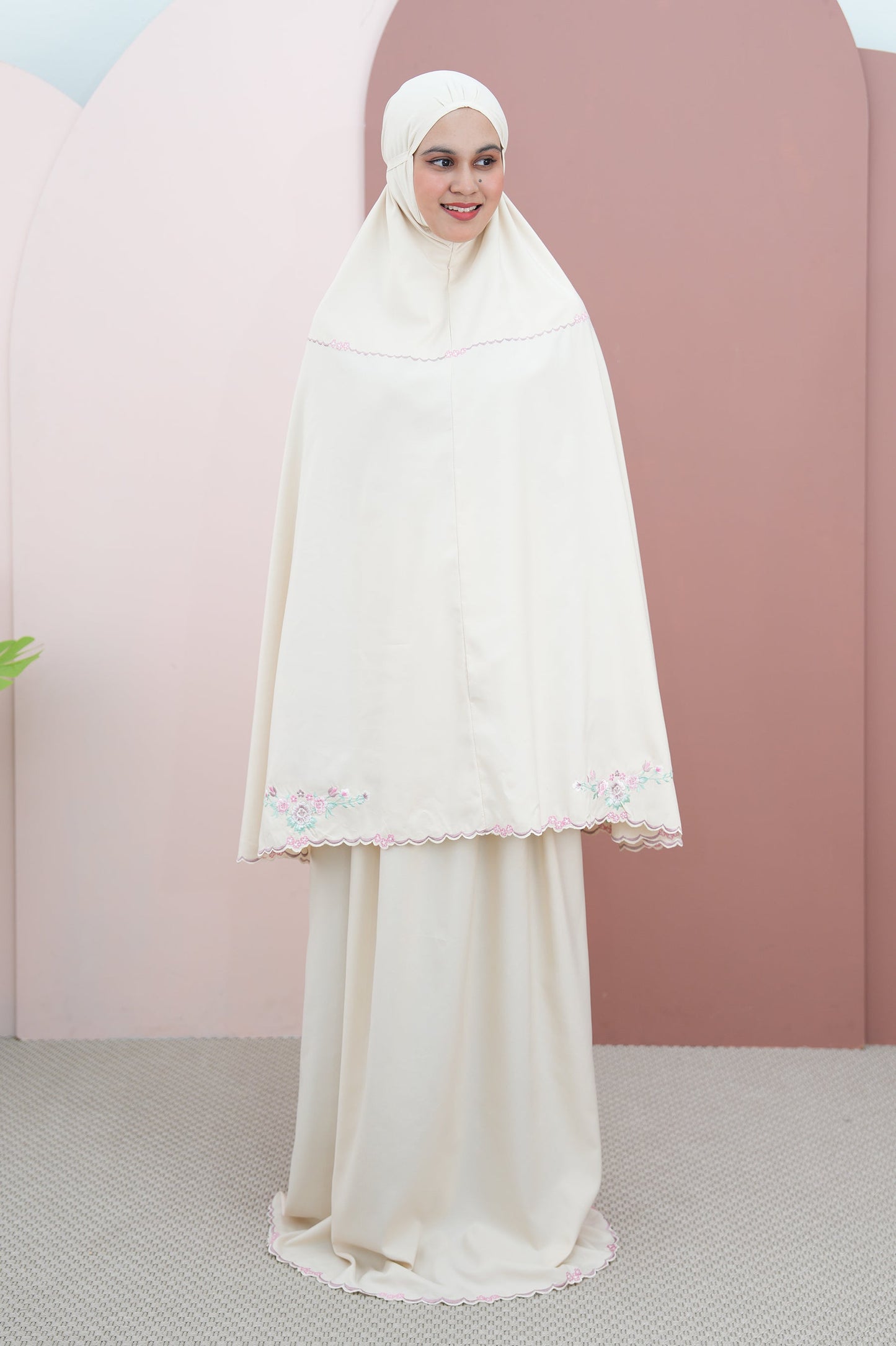 Seroja In Natural 19.5 (Petite) / Prayer Wear