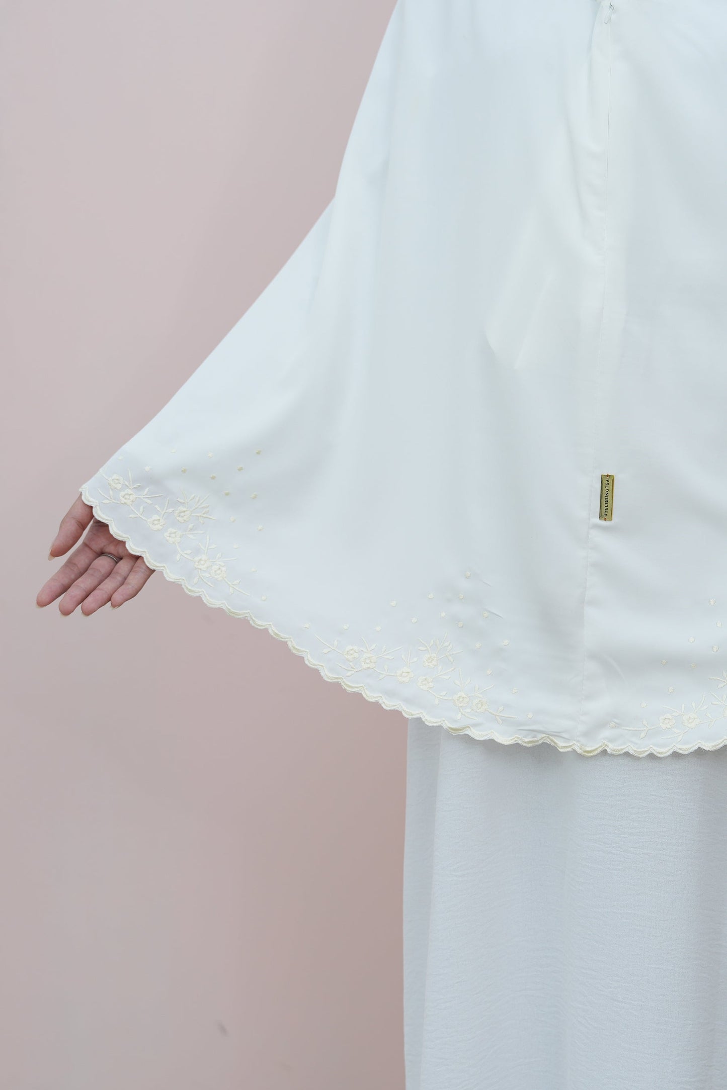 Harmony Signature Omra In Vanilla Prayer Wear