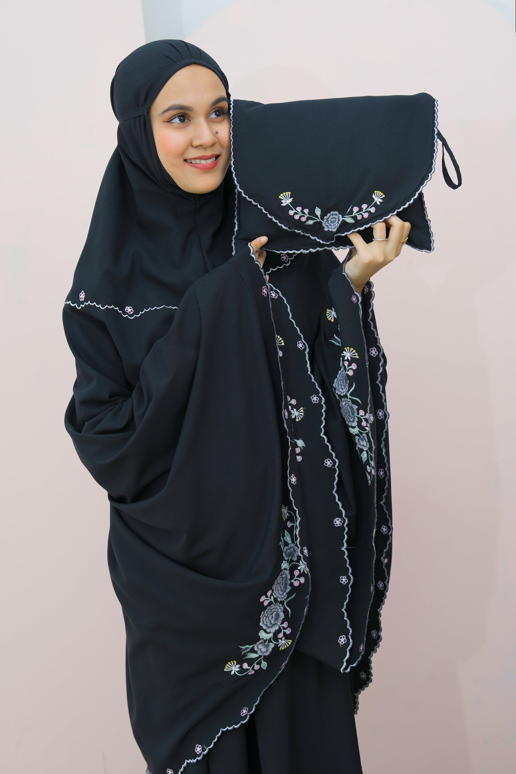 Brisa In Black Prayer Wear