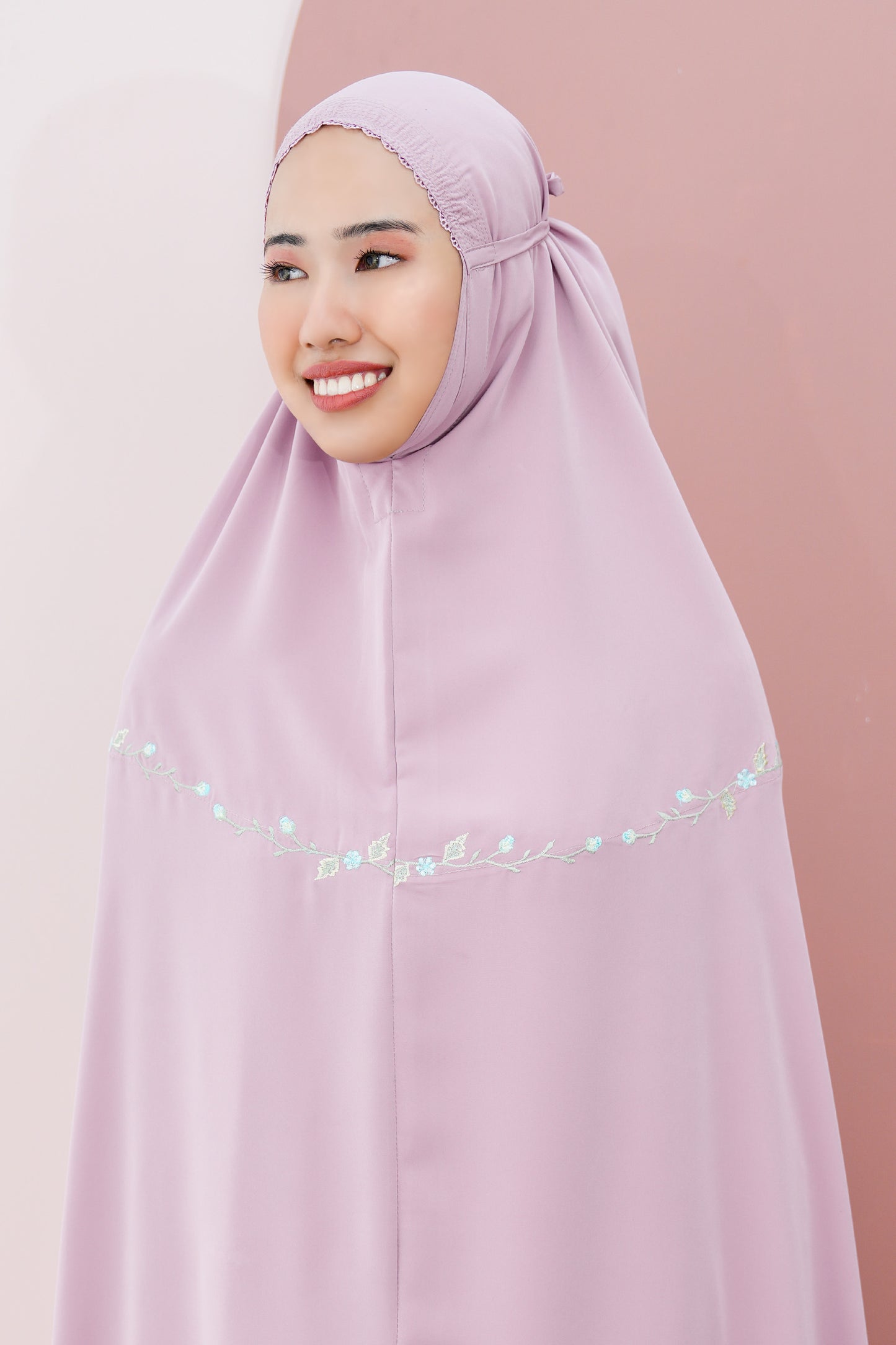 Nayla In Rose Prayer Wear