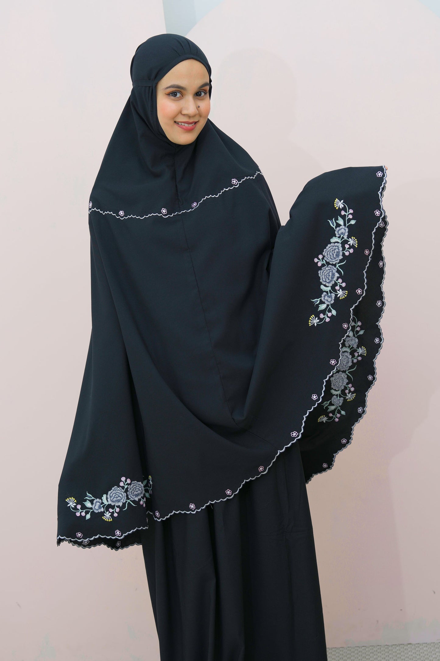 Brisa In Black Prayer Wear