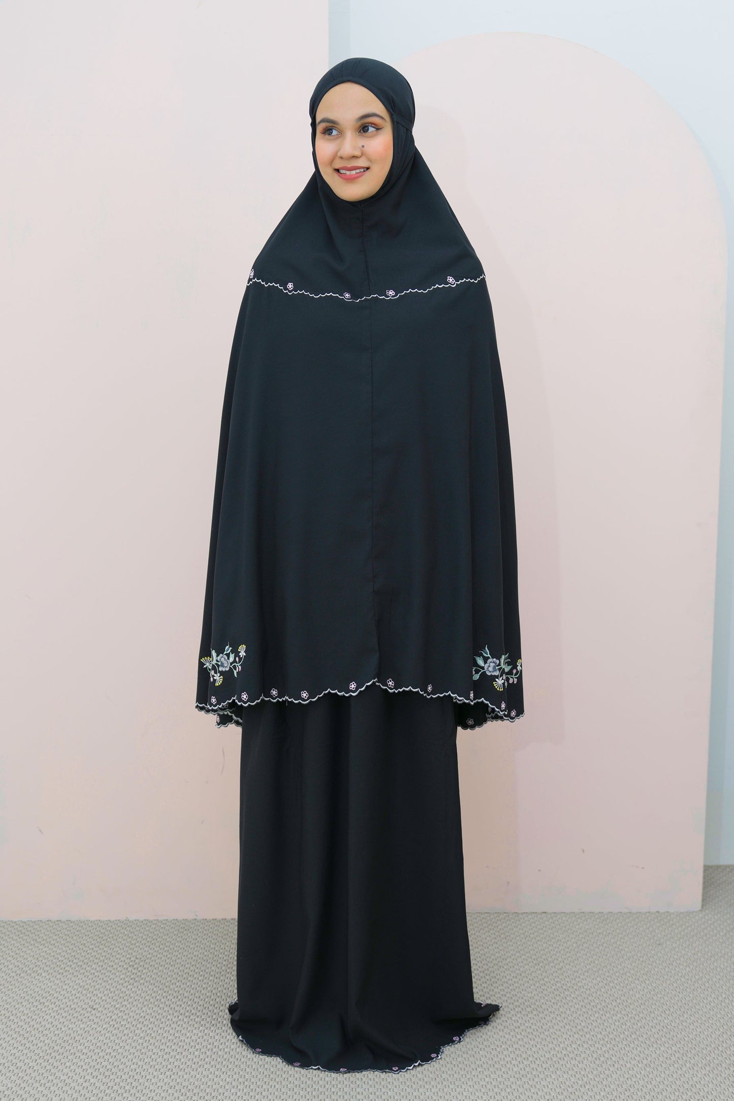 [As Is] Brisa Black / 19 (Petite) Prayer Wear