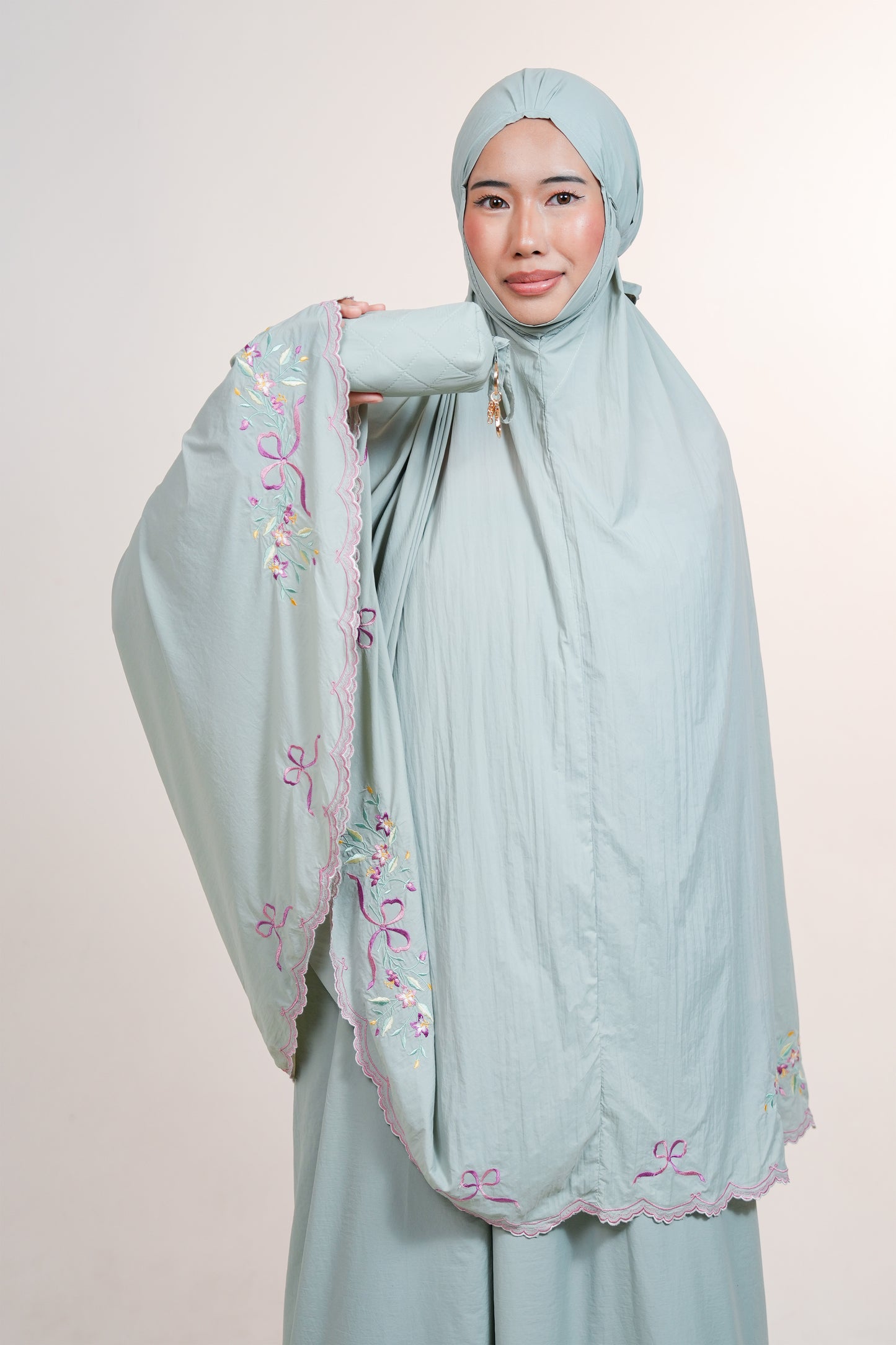 Whispered Grace in Faerie Green