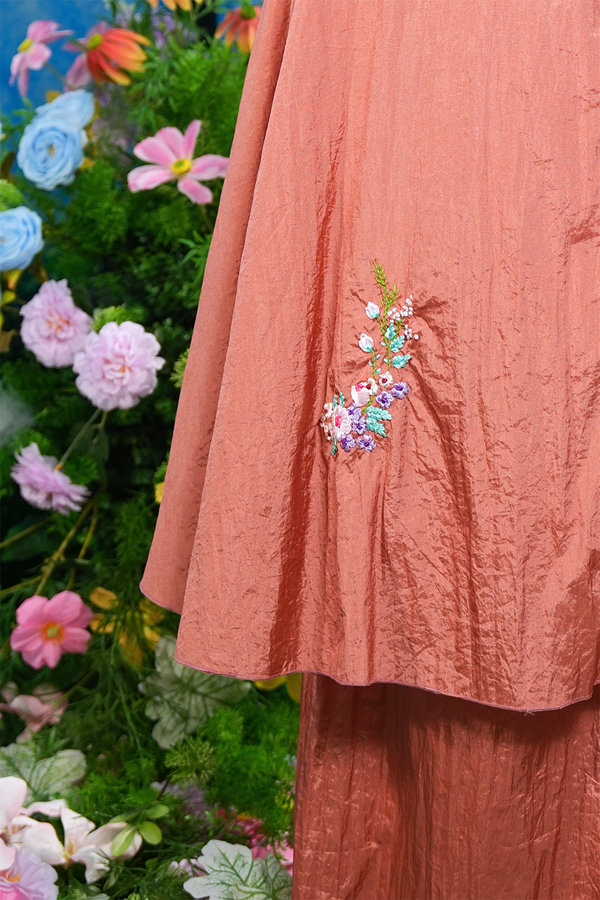 The Blooming Travel Telekung in Copper