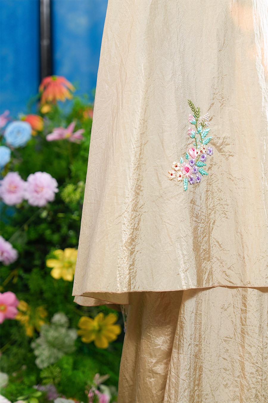 The Blooming Travel Telekung in Gold