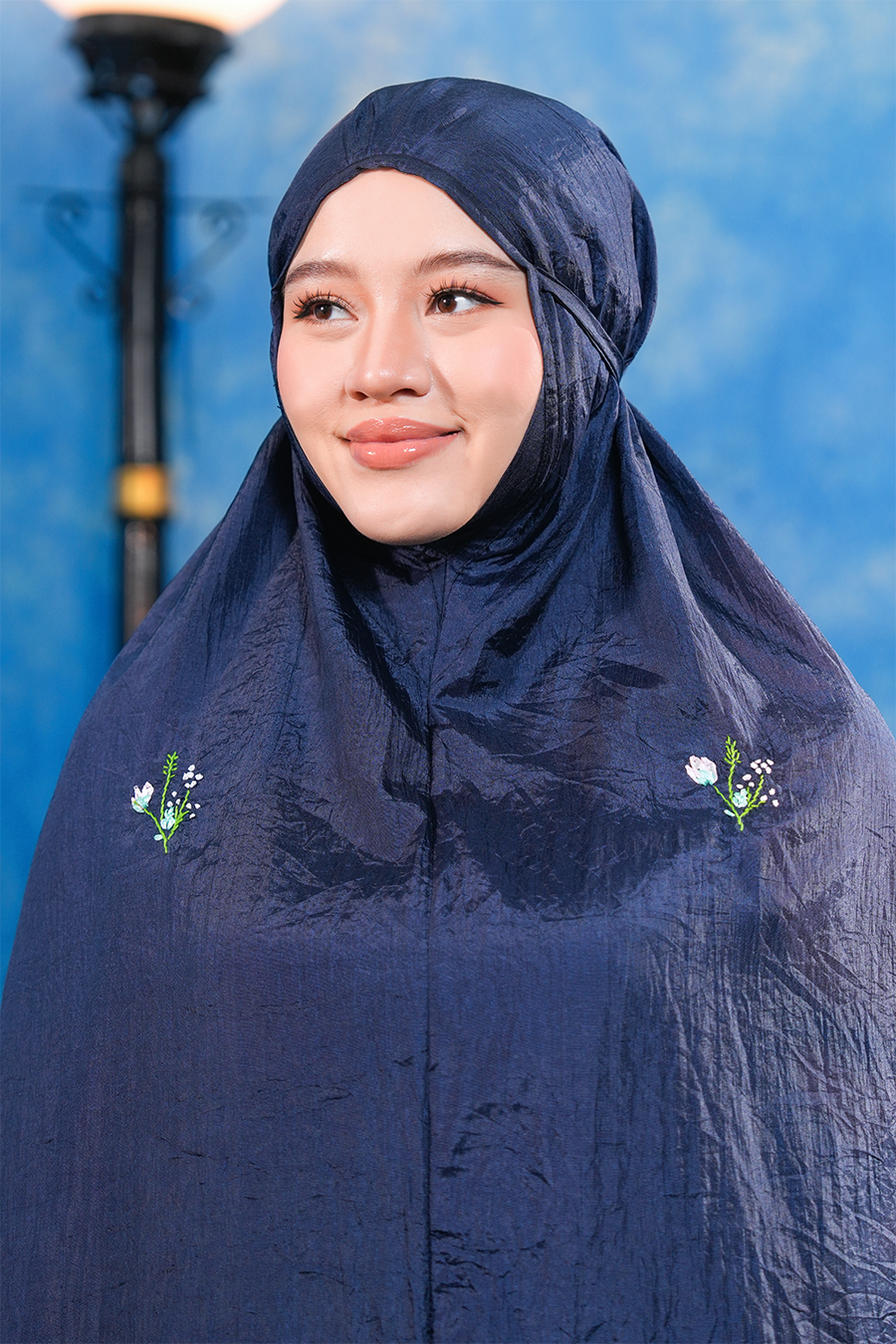 The Blooming Travel Telekung in Navy
