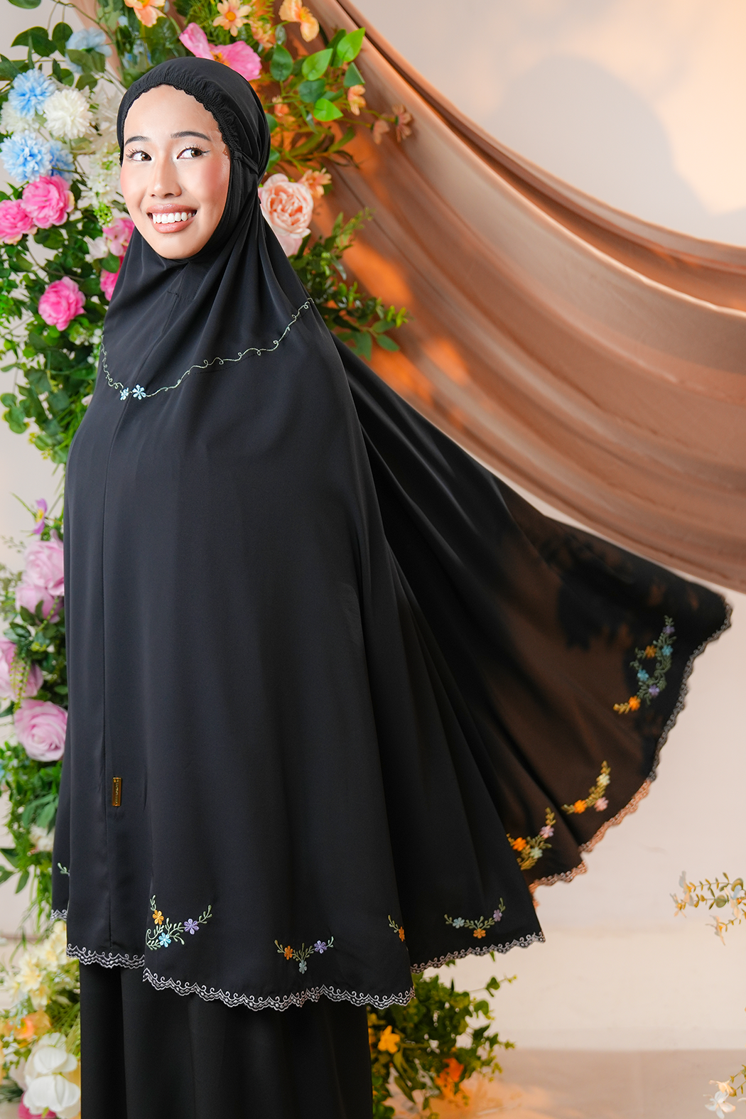 [As Is] Celine Black / S Prayer Wear