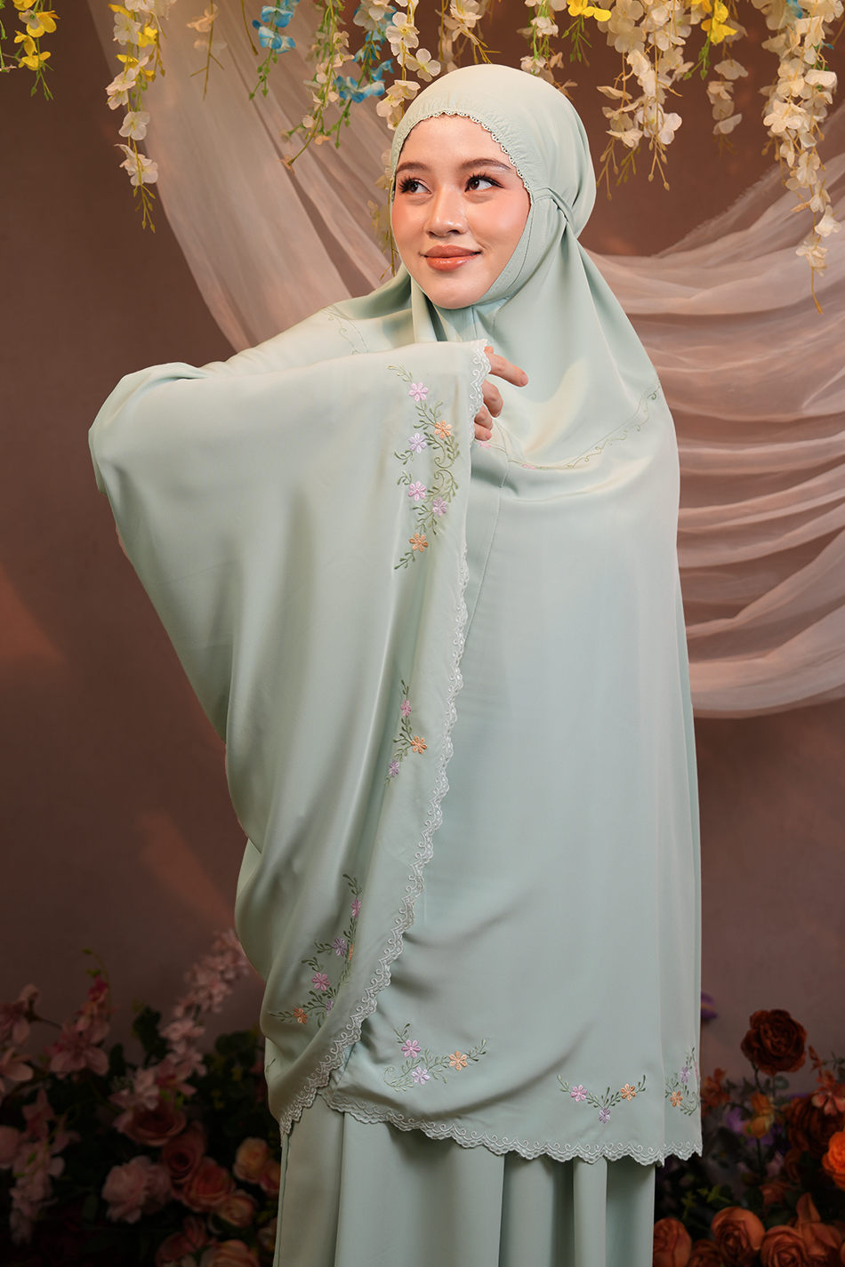 [As Is] Celine Green / S Prayer Wear