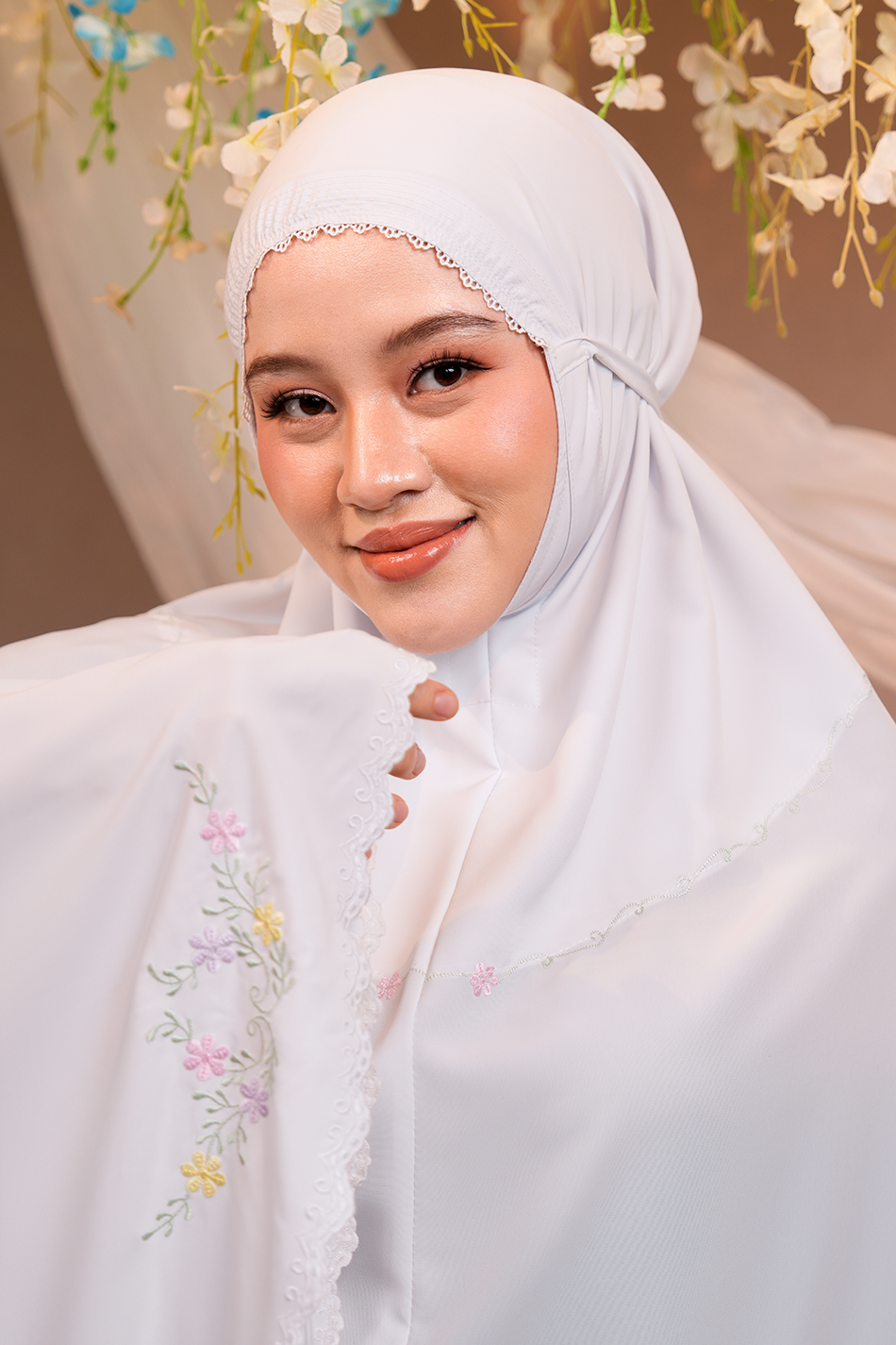 [As Is] Celine White / S Prayer Wear