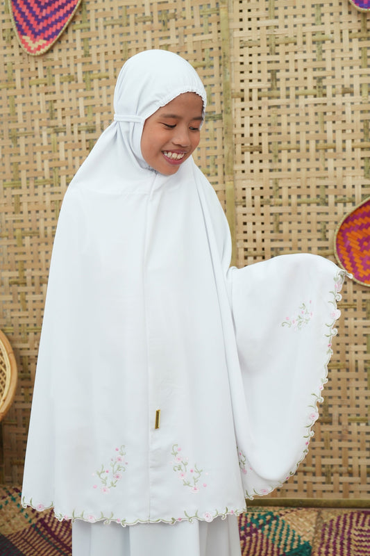 Little Seri In White (Kids) Prayer Wear