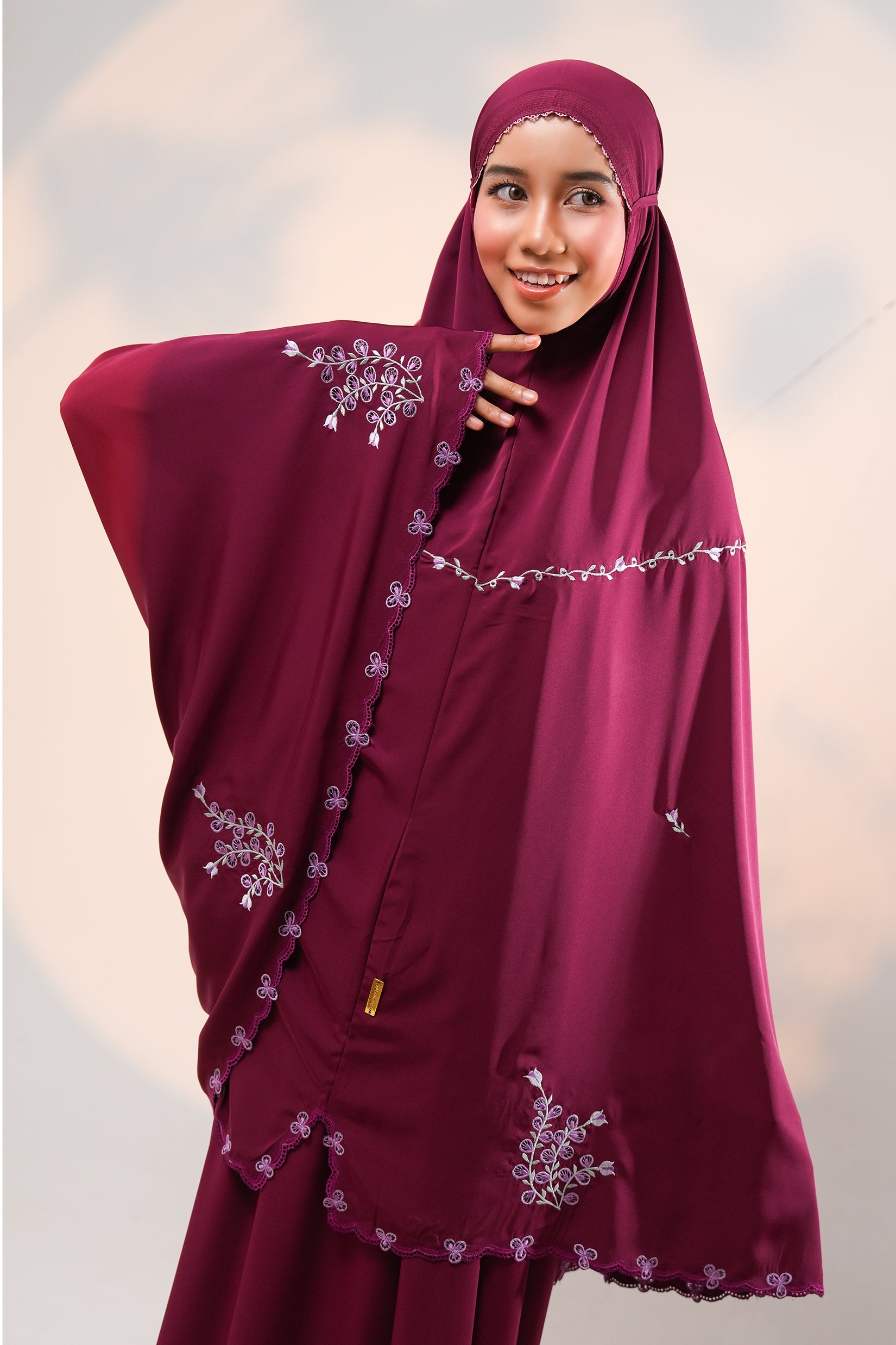 [As Is] Arden Burgundy / S Prayer Wear