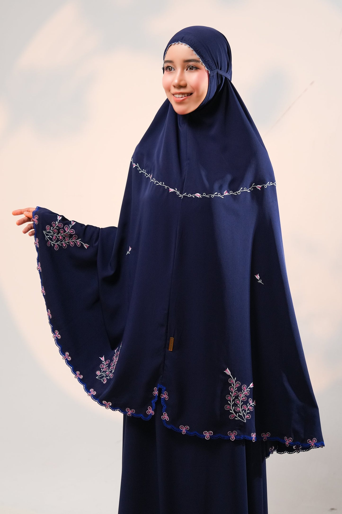 [As Is] Arden Navy / S Prayer Wear