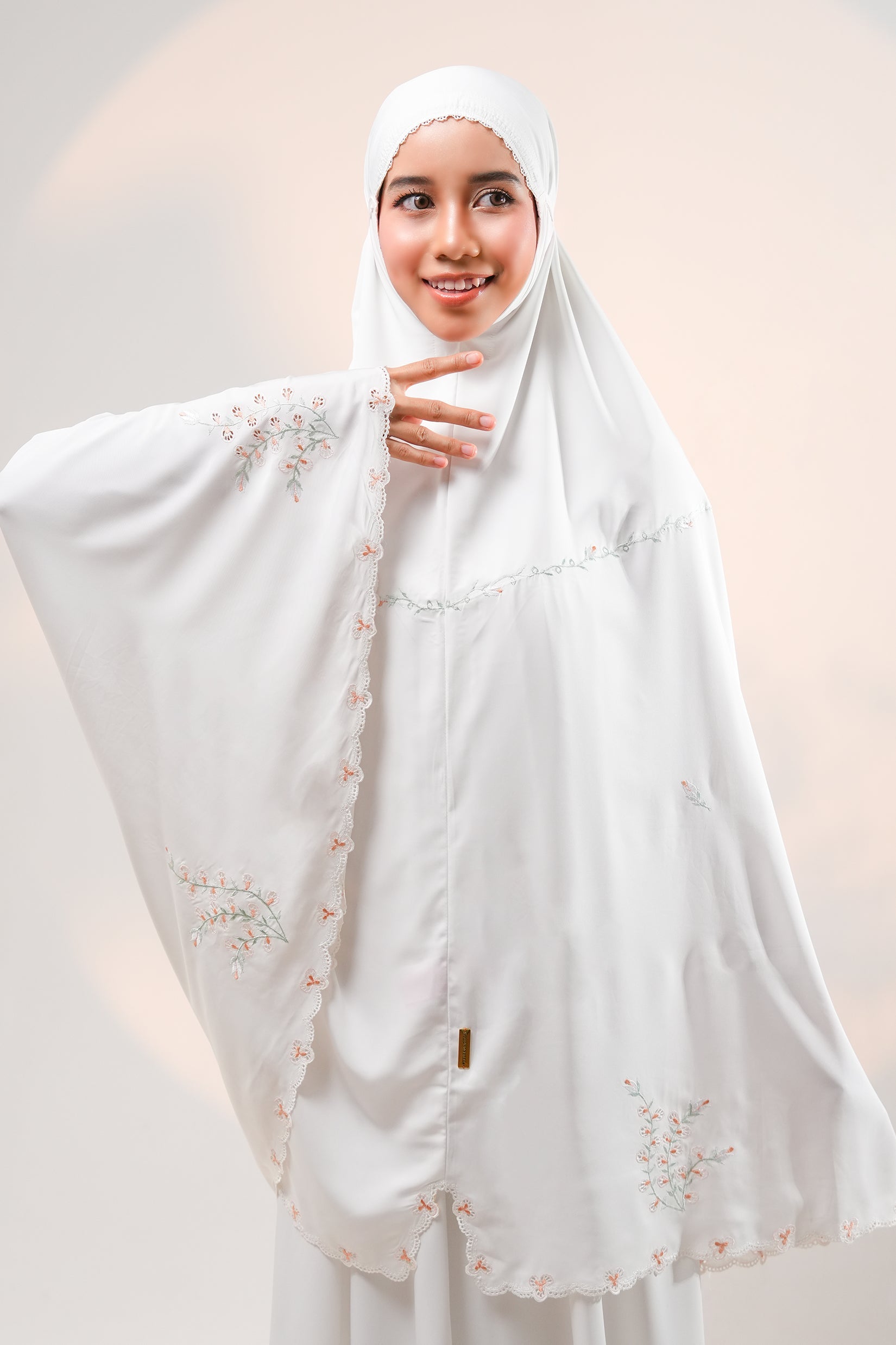[As Is] Arden Vanilla / S Prayer Wear