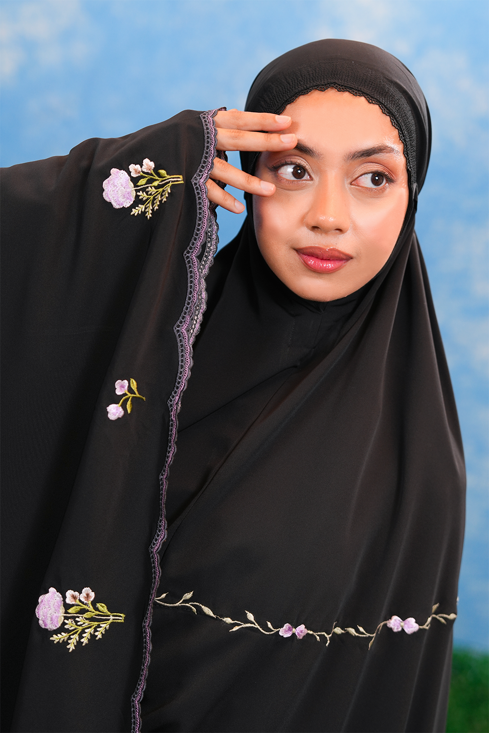 Eleanor in Black Tea