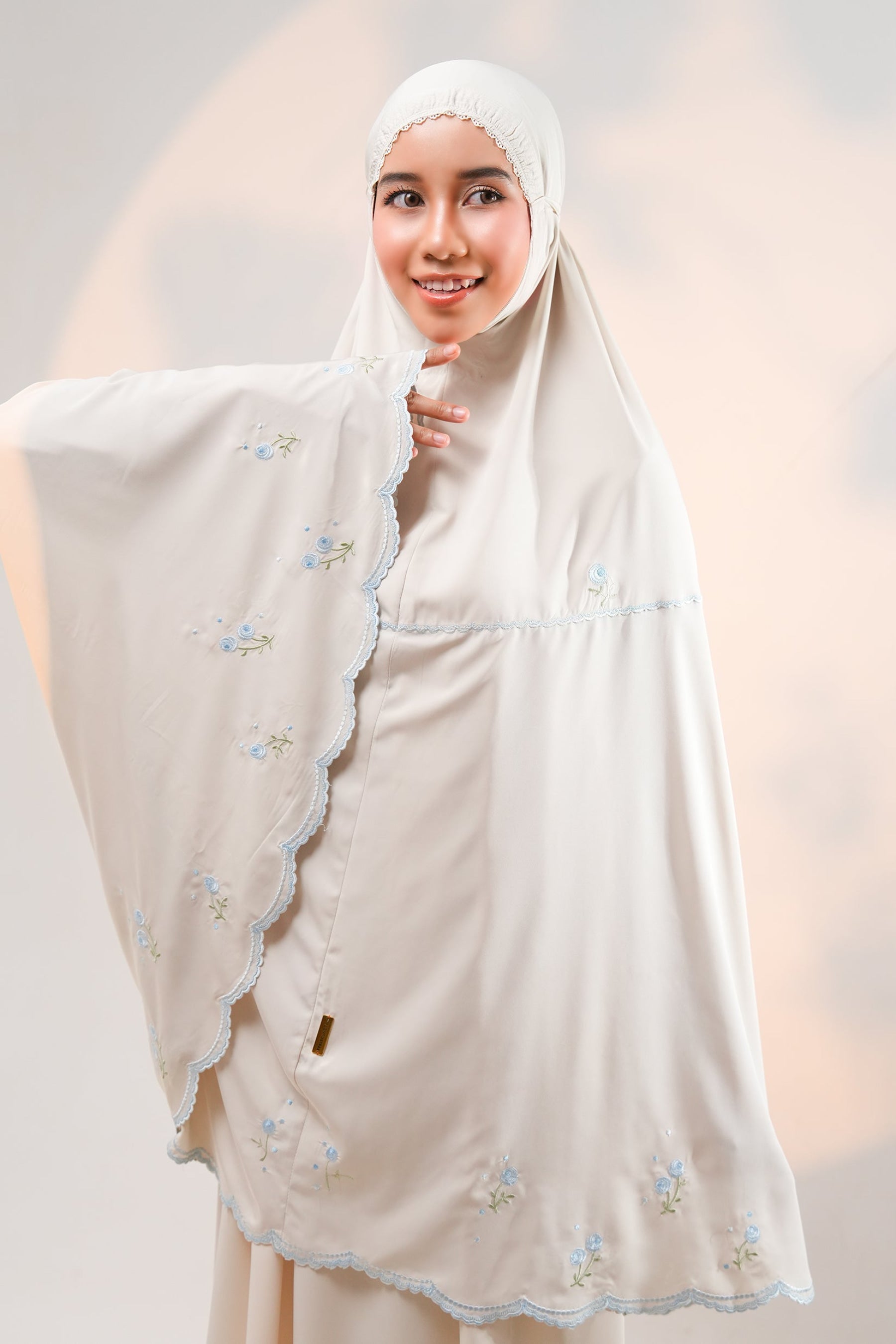 [As Is] Elyse Oatmilk / 19.5 (Petite) Prayer Wear