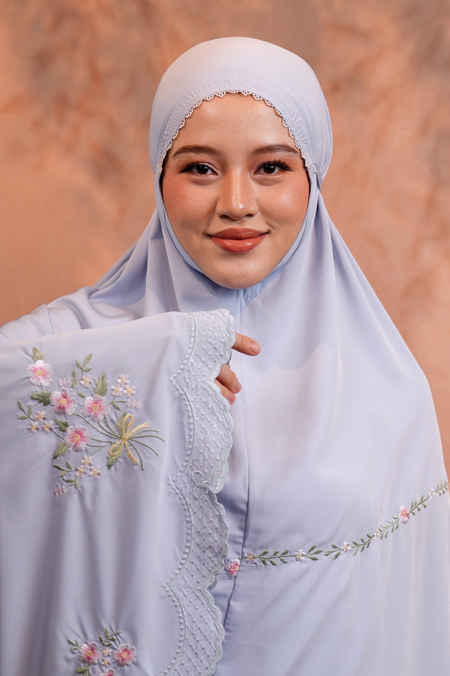 Evalora in Lilac Prayer Wear