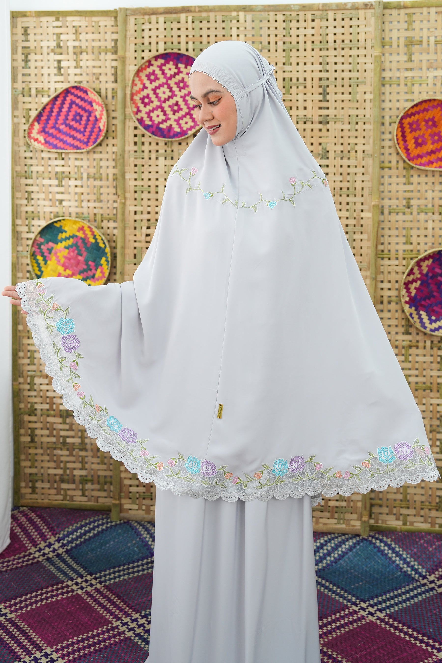 [As Is] Andani Grey / 19.5 (Petite) Prayer Wear