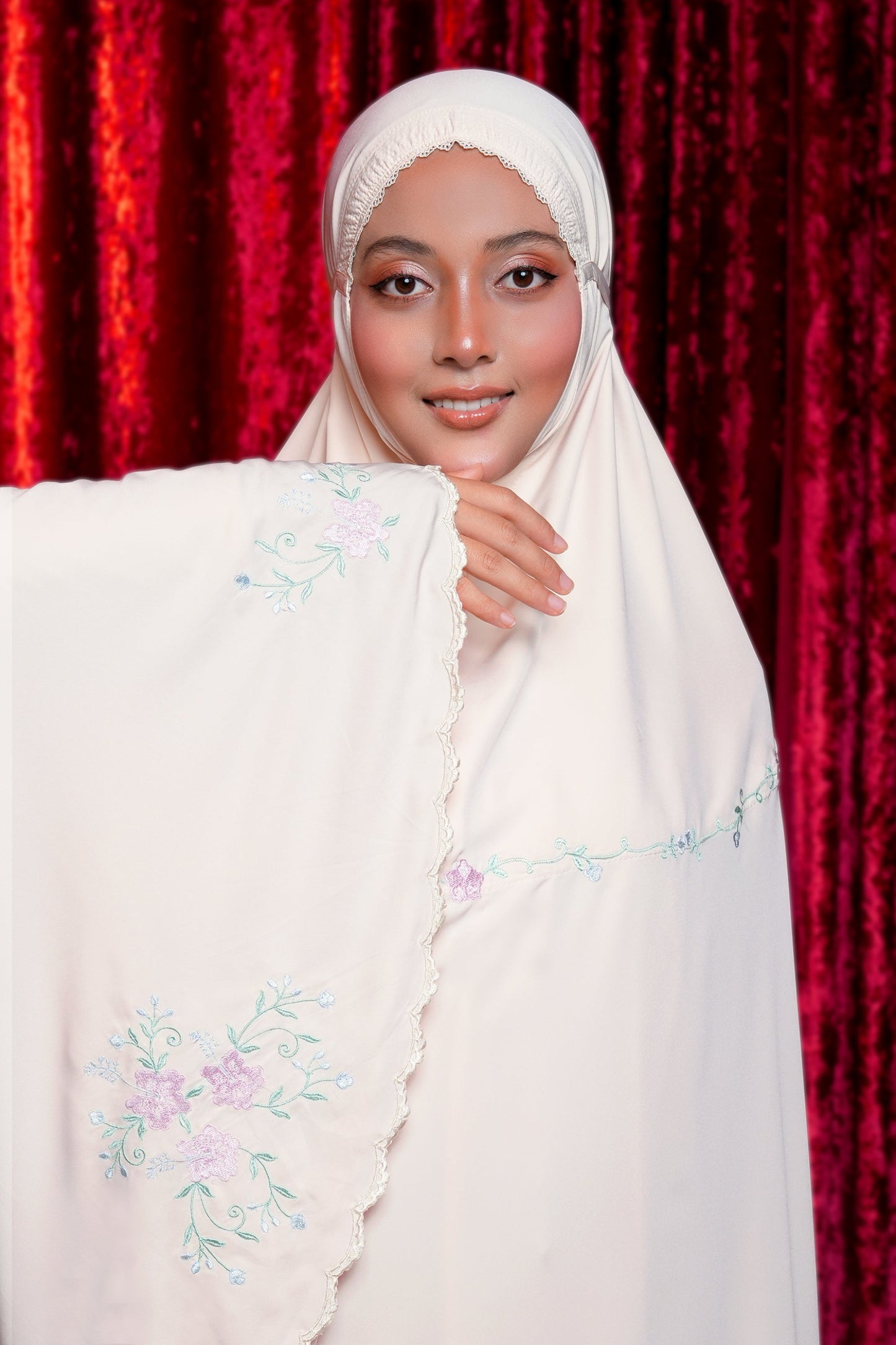 [As Is] The Hibiscus Buttermilk / S Prayer Wear