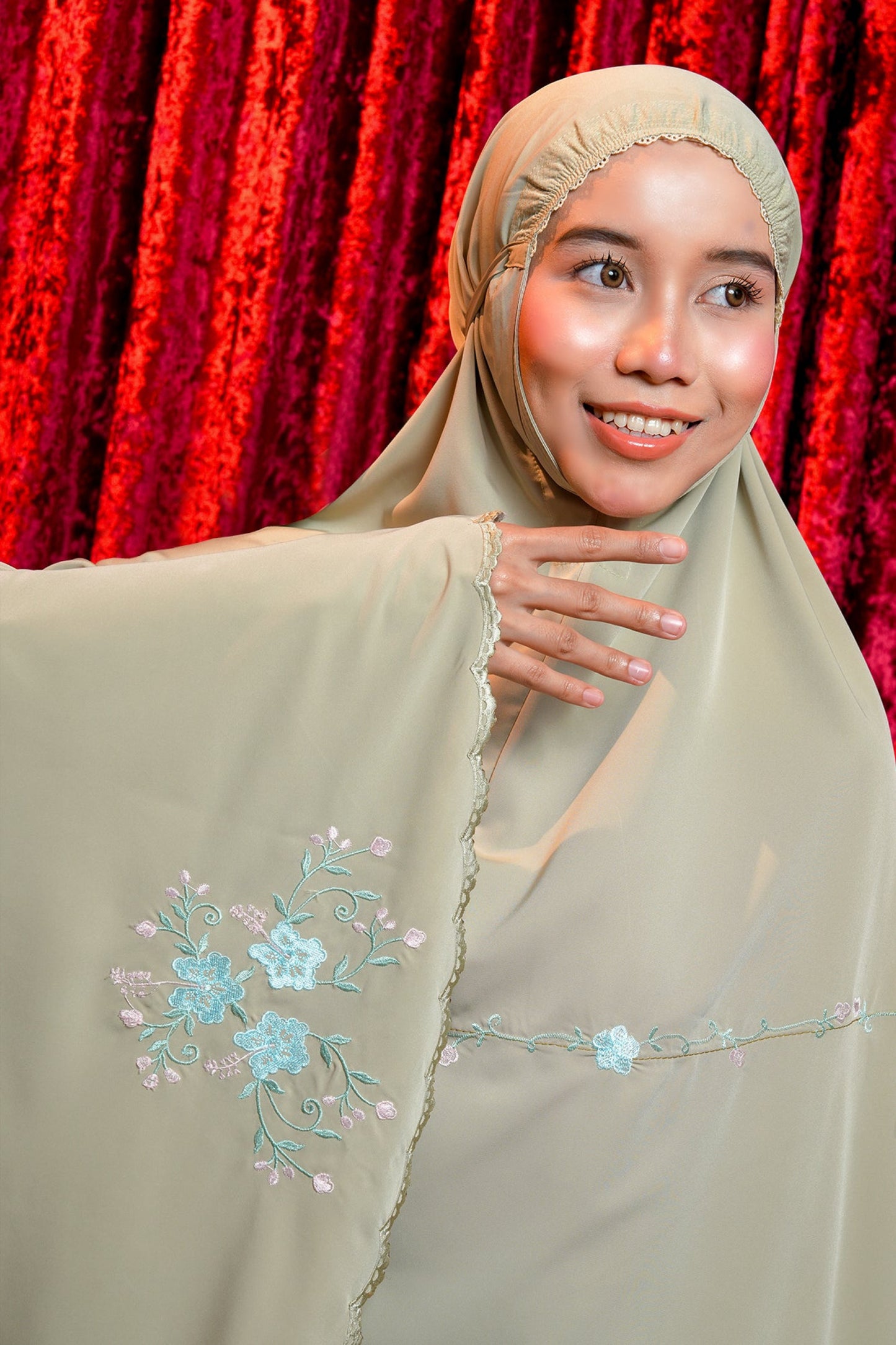 [As Is] The Hibiscus Matcha / S Prayer Wear