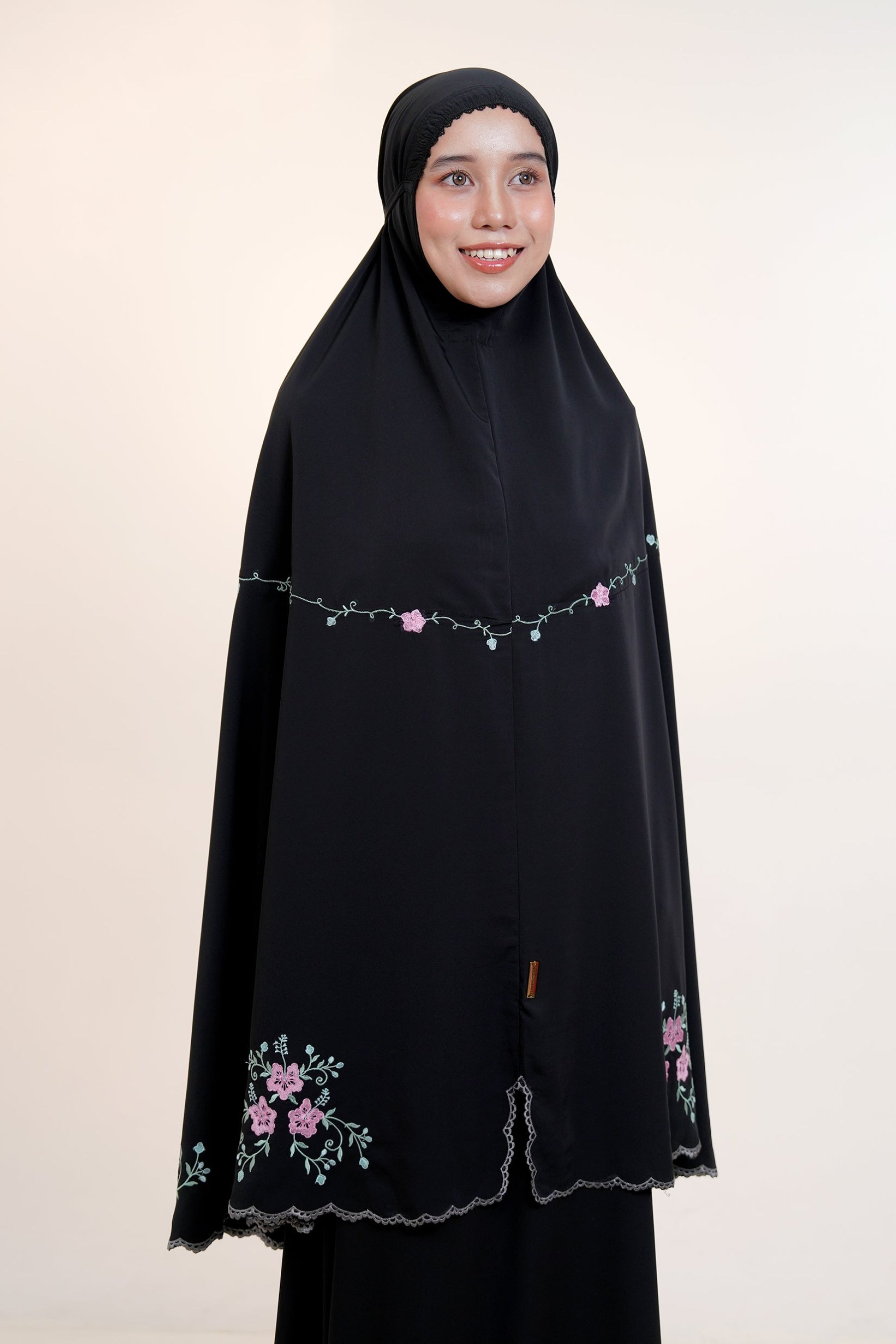 The Hibiscus in Black Tea Prayer Wear
