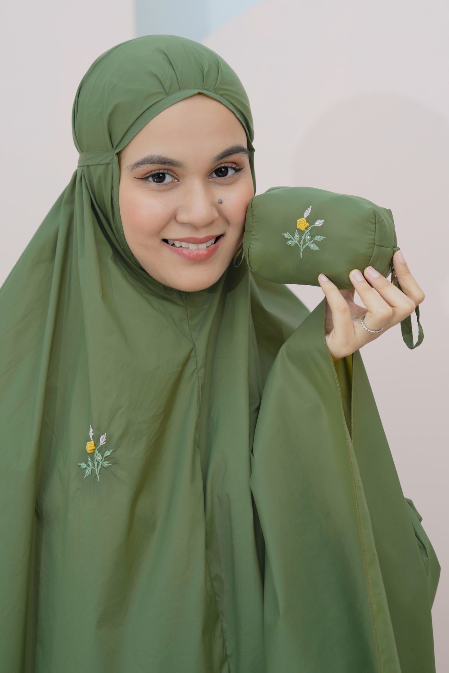 [As Is] Pocketable Travel Telekung Olive / 19.5 (Petite) Prayer Wear