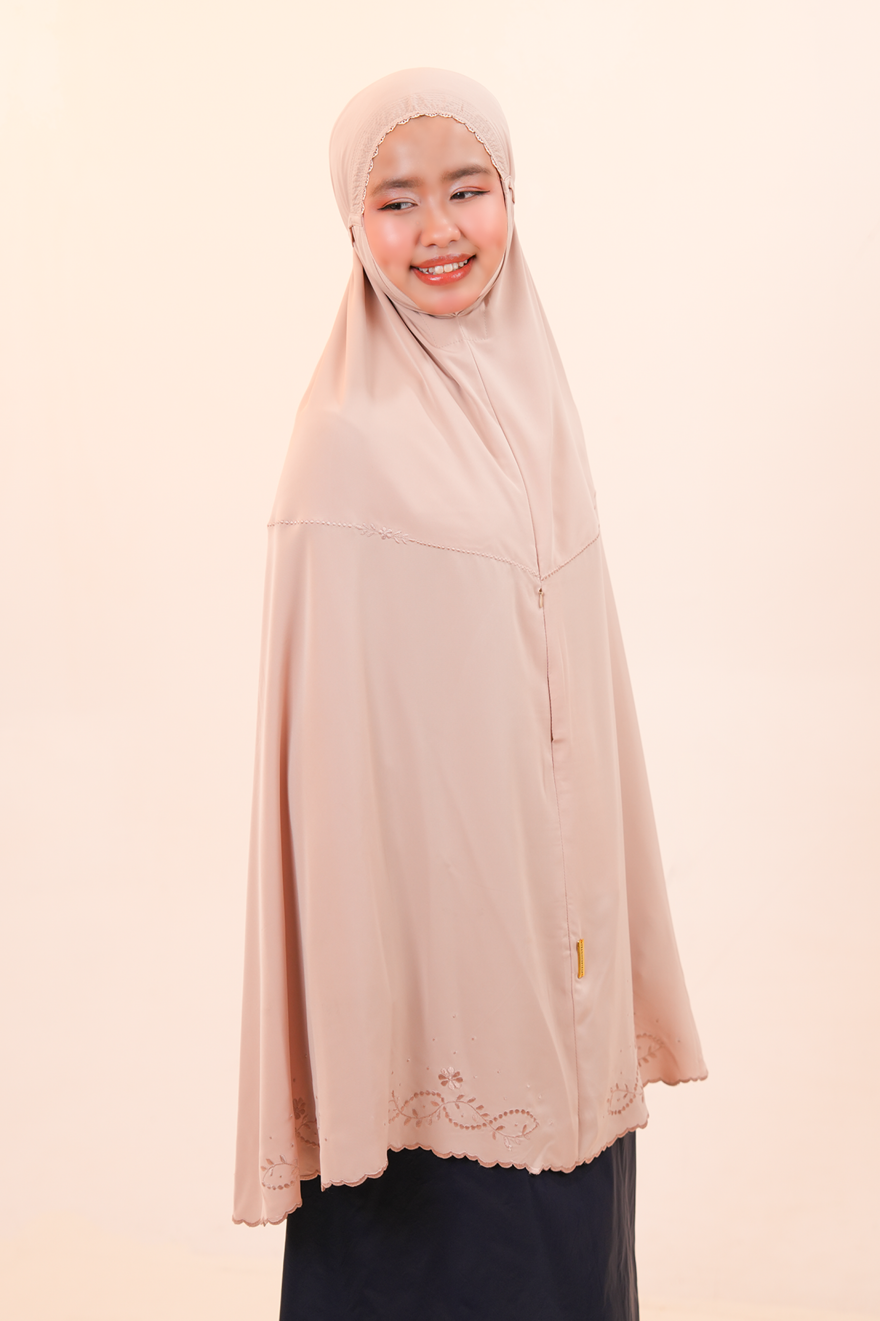 Medina Omra (Tweens) in Milk Tea Prayer Wear