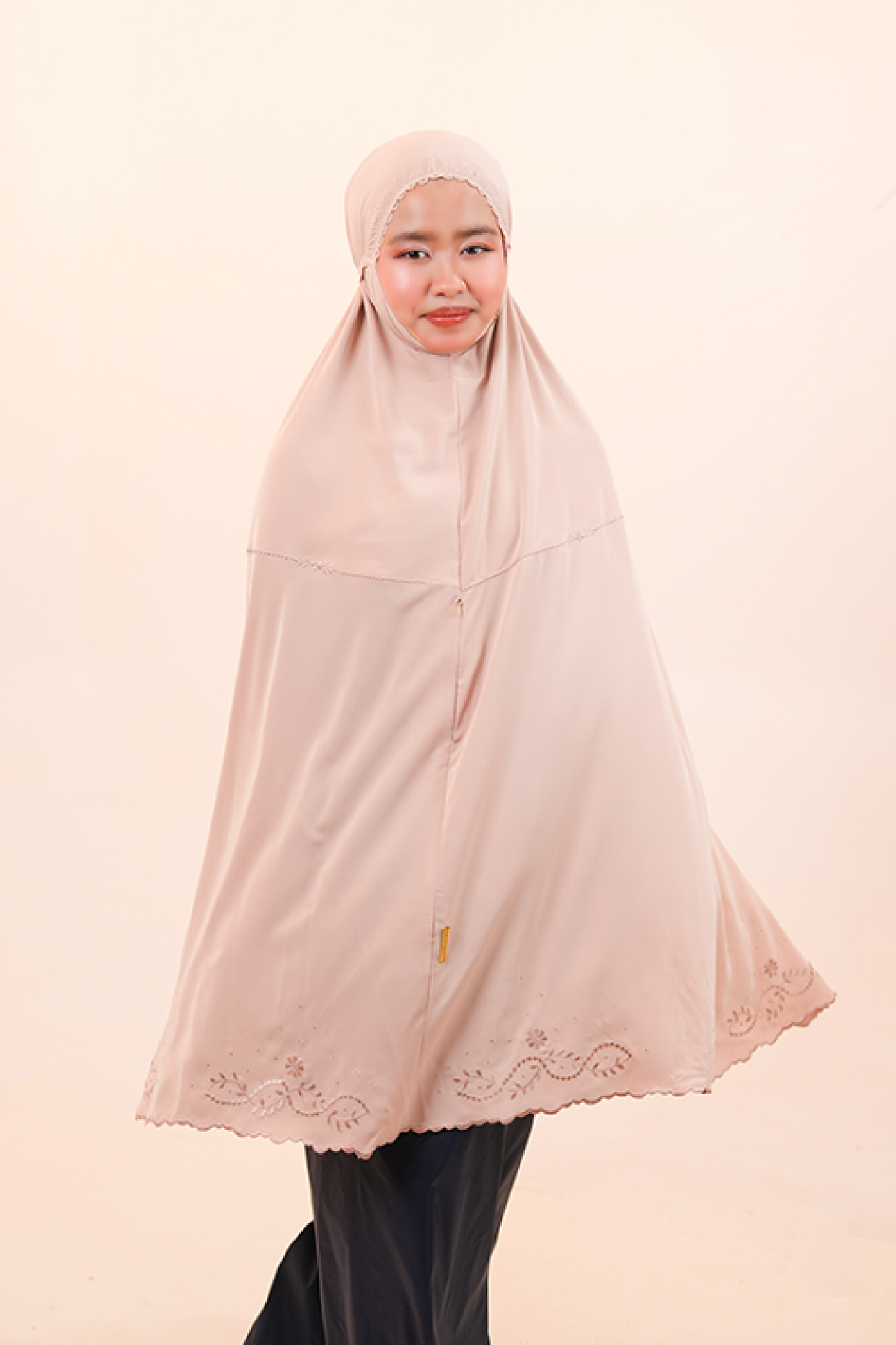 Medina Omra (Tweens) in Milk Tea Prayer Wear