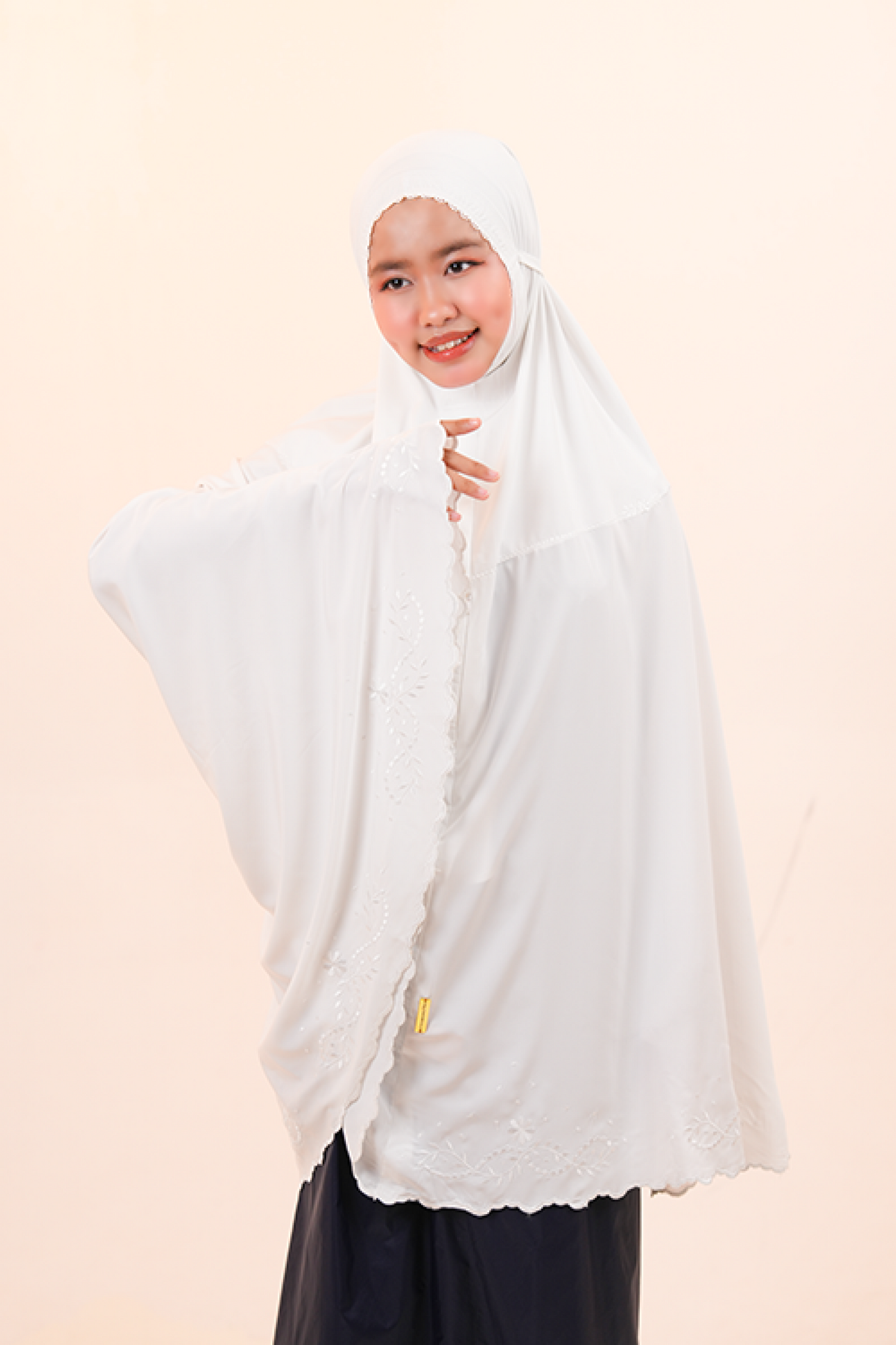 Medina Omra (Tweens) in Vanilla Prayer Wear