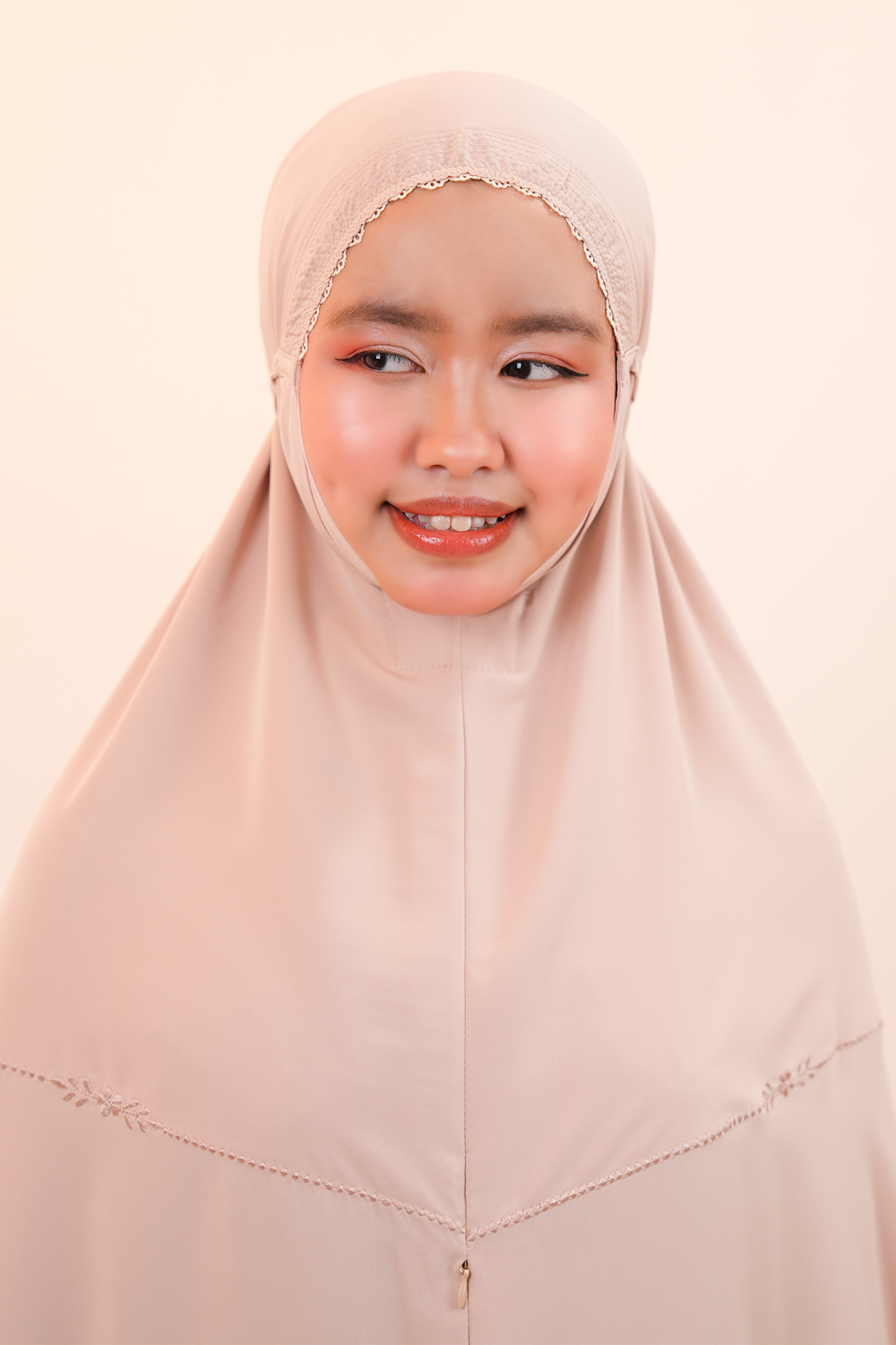Medina Omra (Tweens) in Milk Tea Prayer Wear