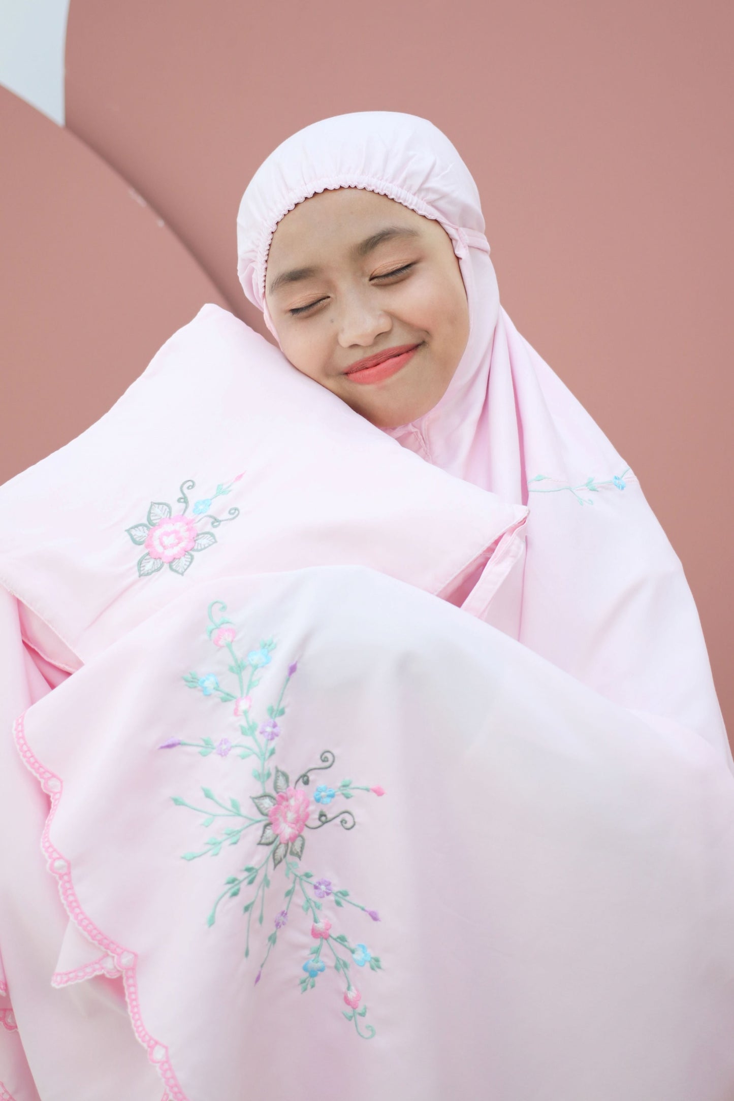 Basma In Pink (Tweens) Prayer Wear