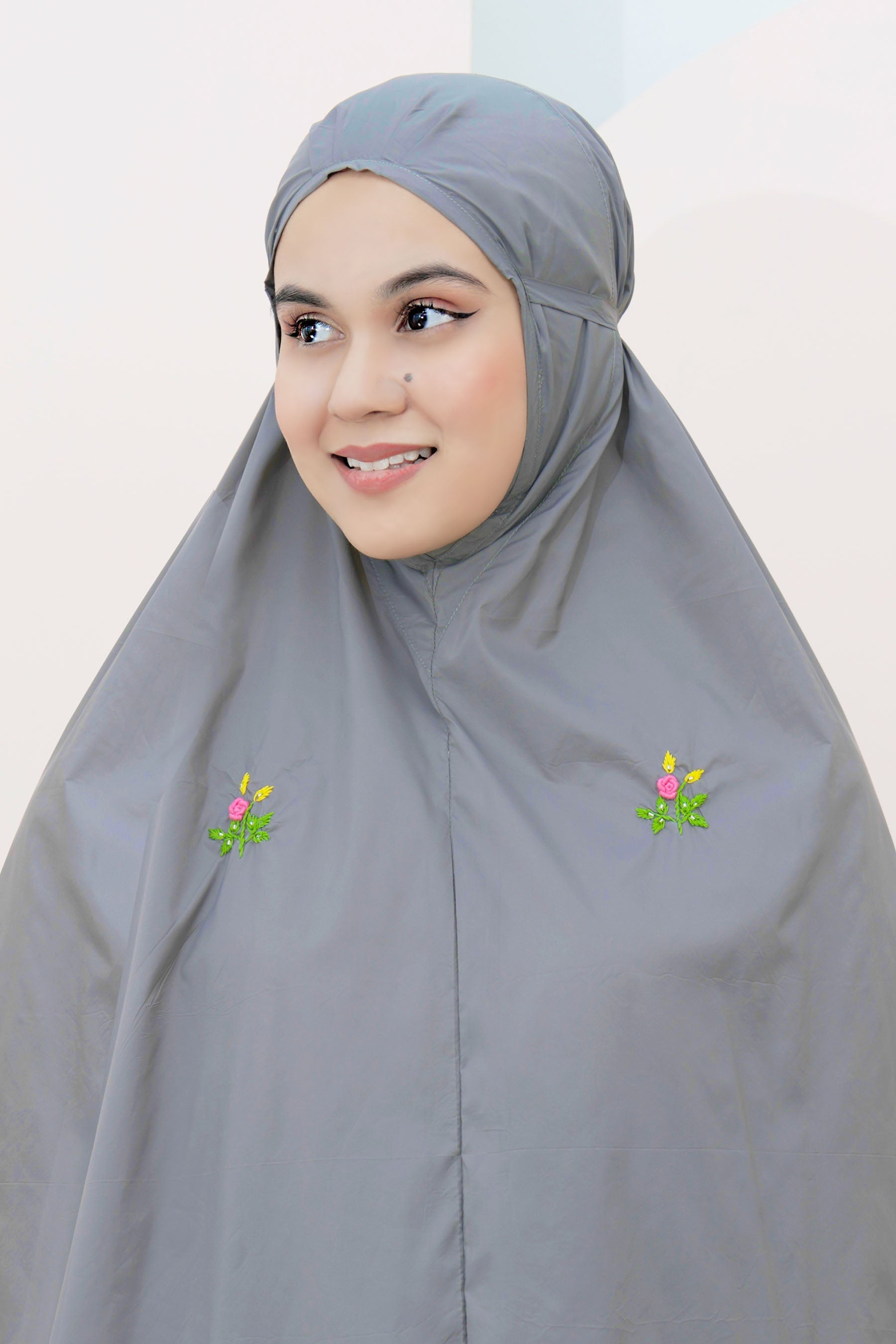 Pocketable Travel Telekung In Grey Prayer Wear