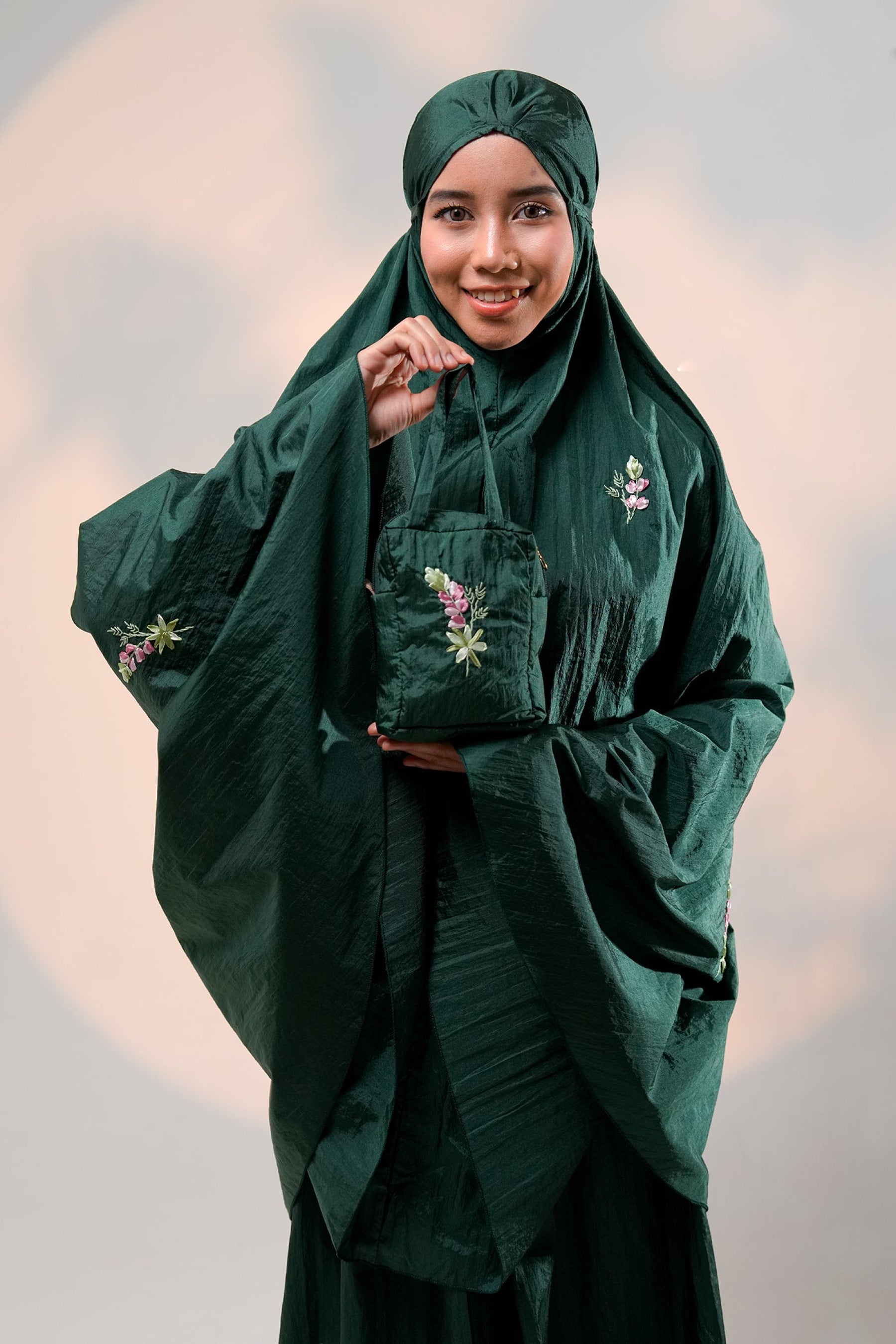 [As Is] Rosebuds Travel Emerald / XS Prayer Wear