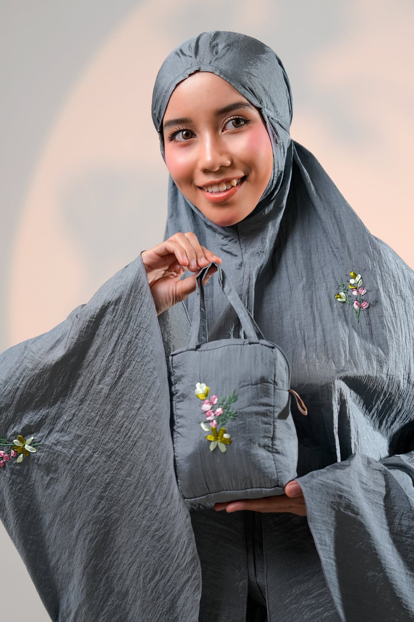 [As Is] Rosebuds Travel Grey / XS Prayer Wear